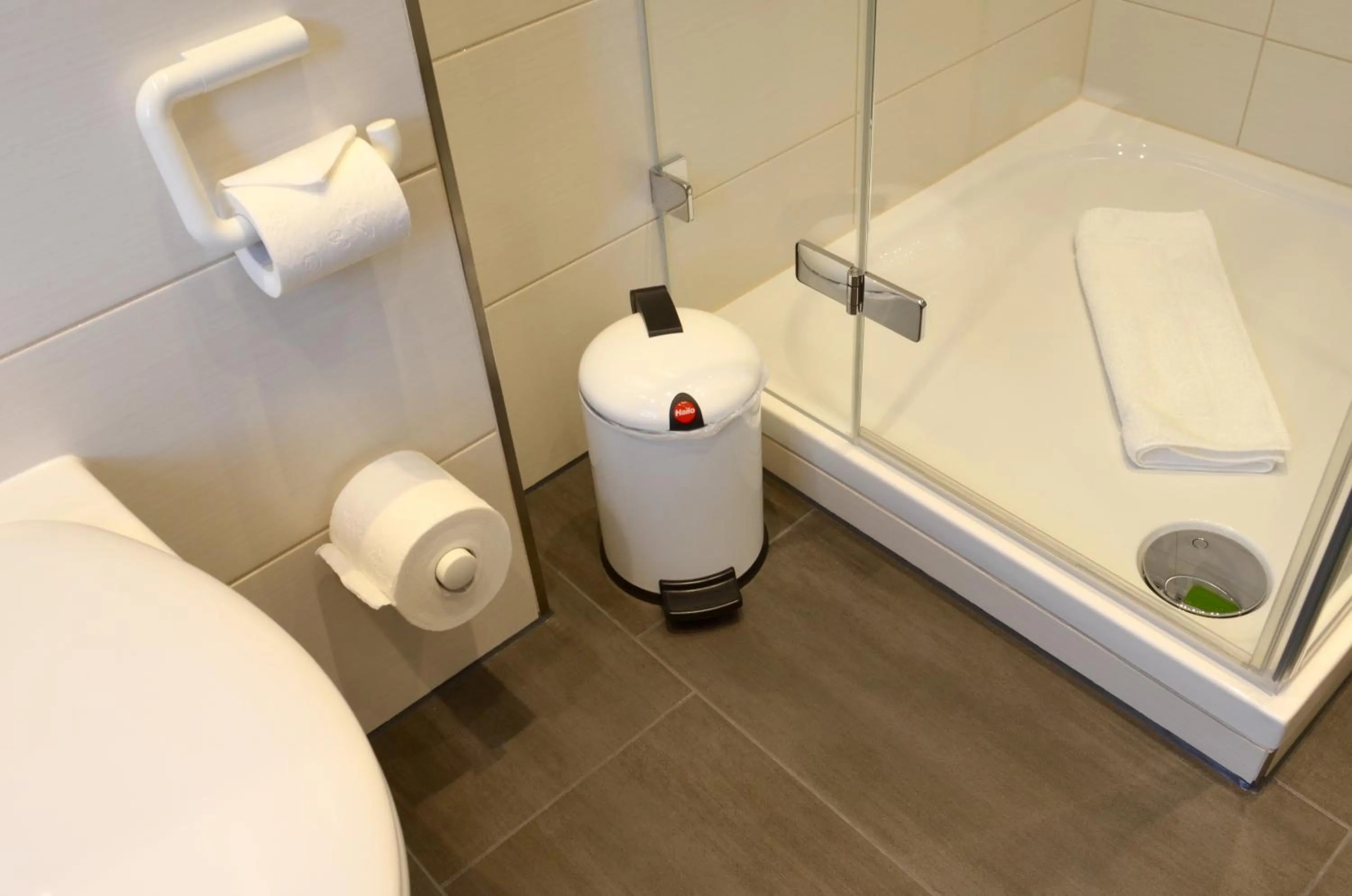 Shower in Hotel FIVE