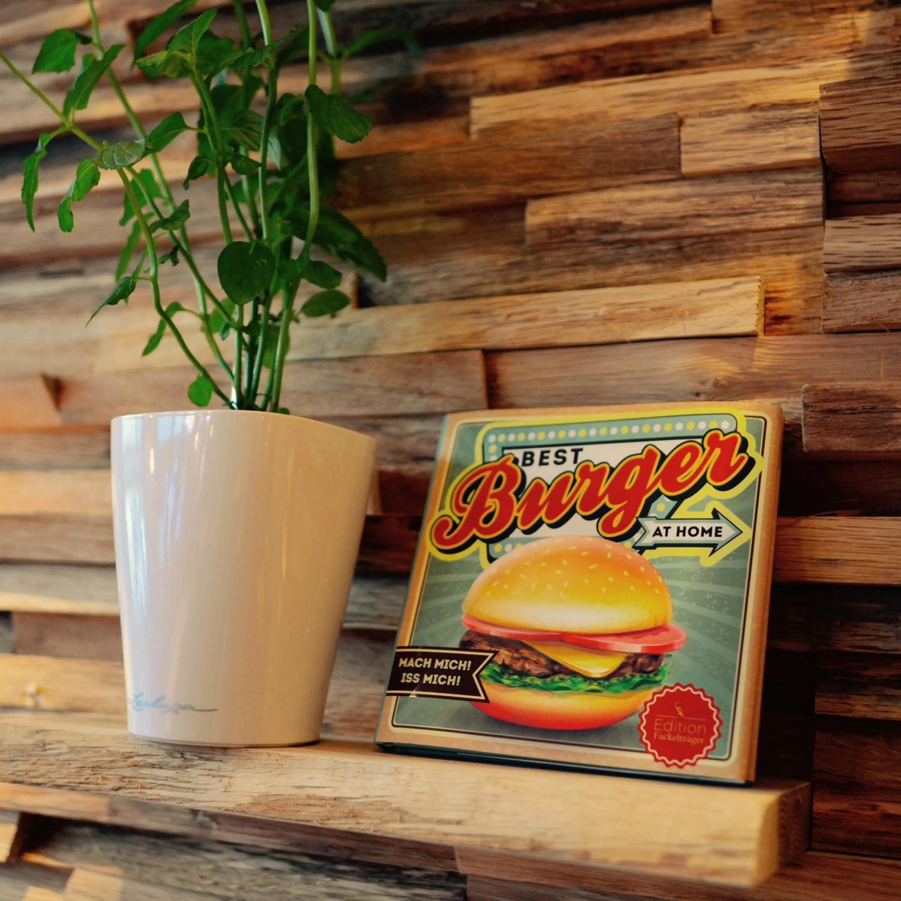 Area and facilities in Hotel FIVE