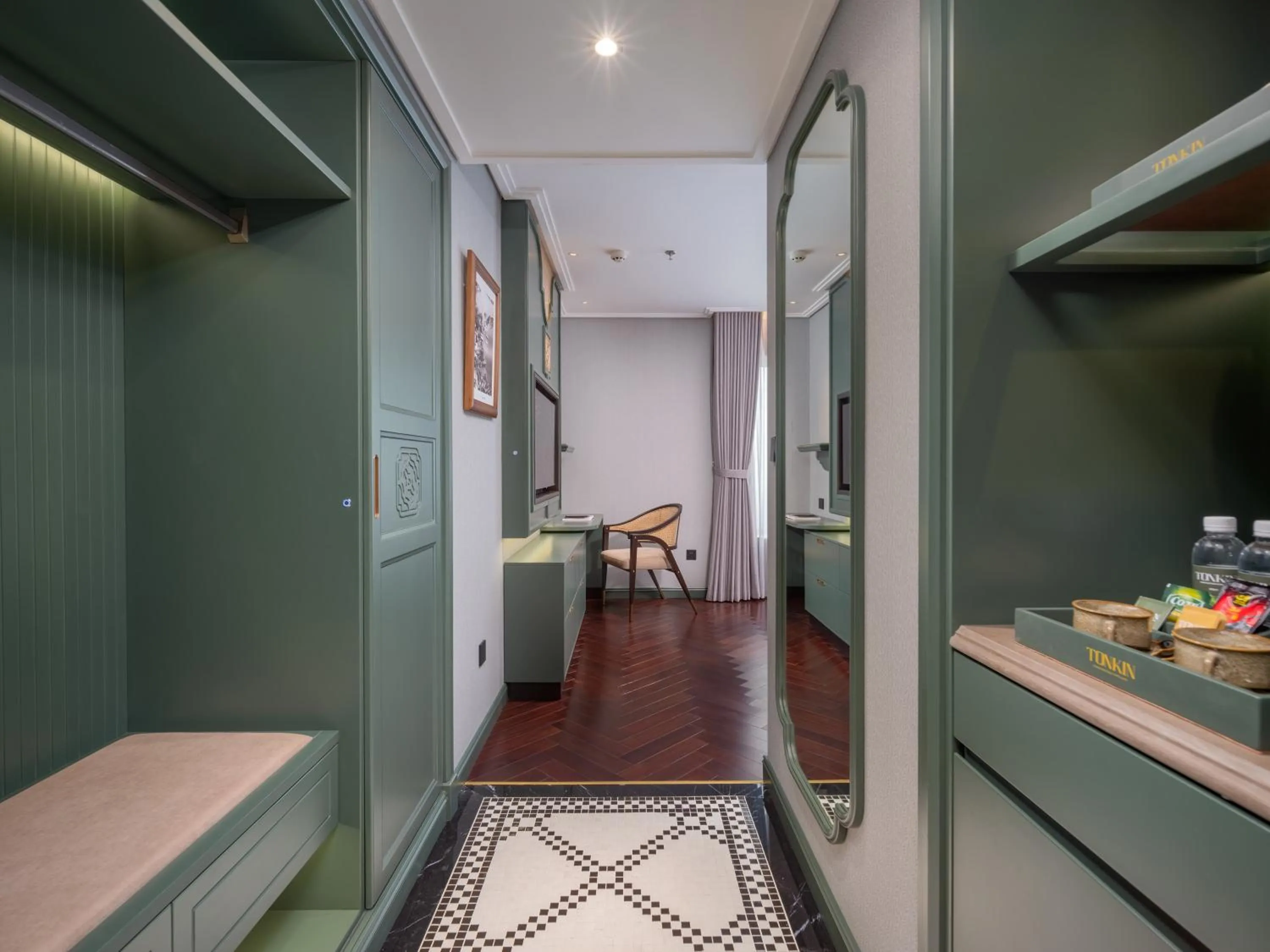 minibar, Bed in Tonkin Luxury Boutique Hotel & Spa