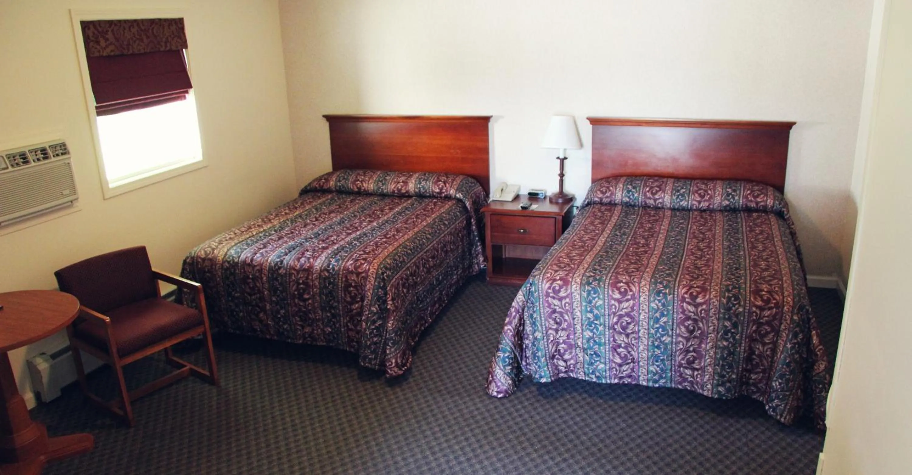 Photo of the whole room, Bed in Potsdam Inn