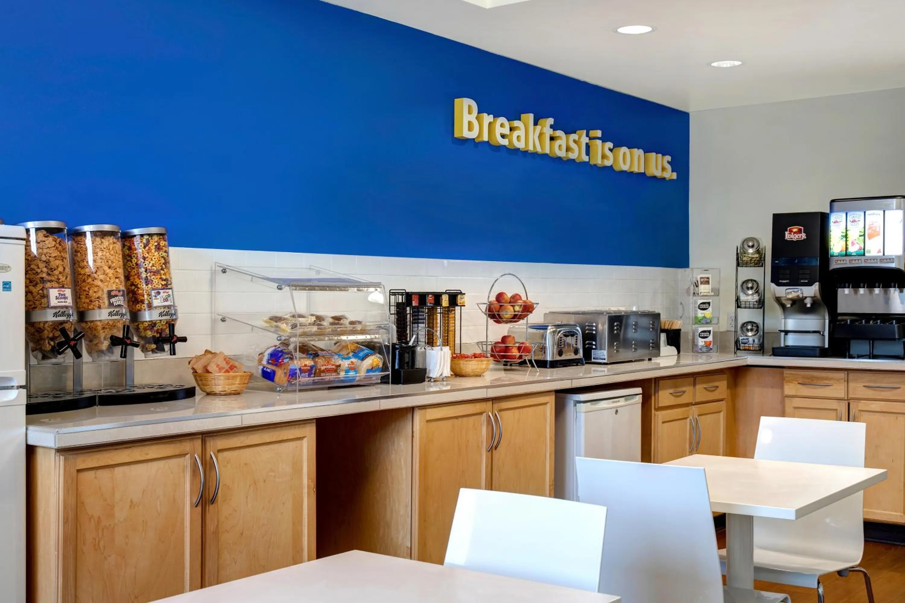 Breakfast in Days Inn by Wyndham Whitecourt