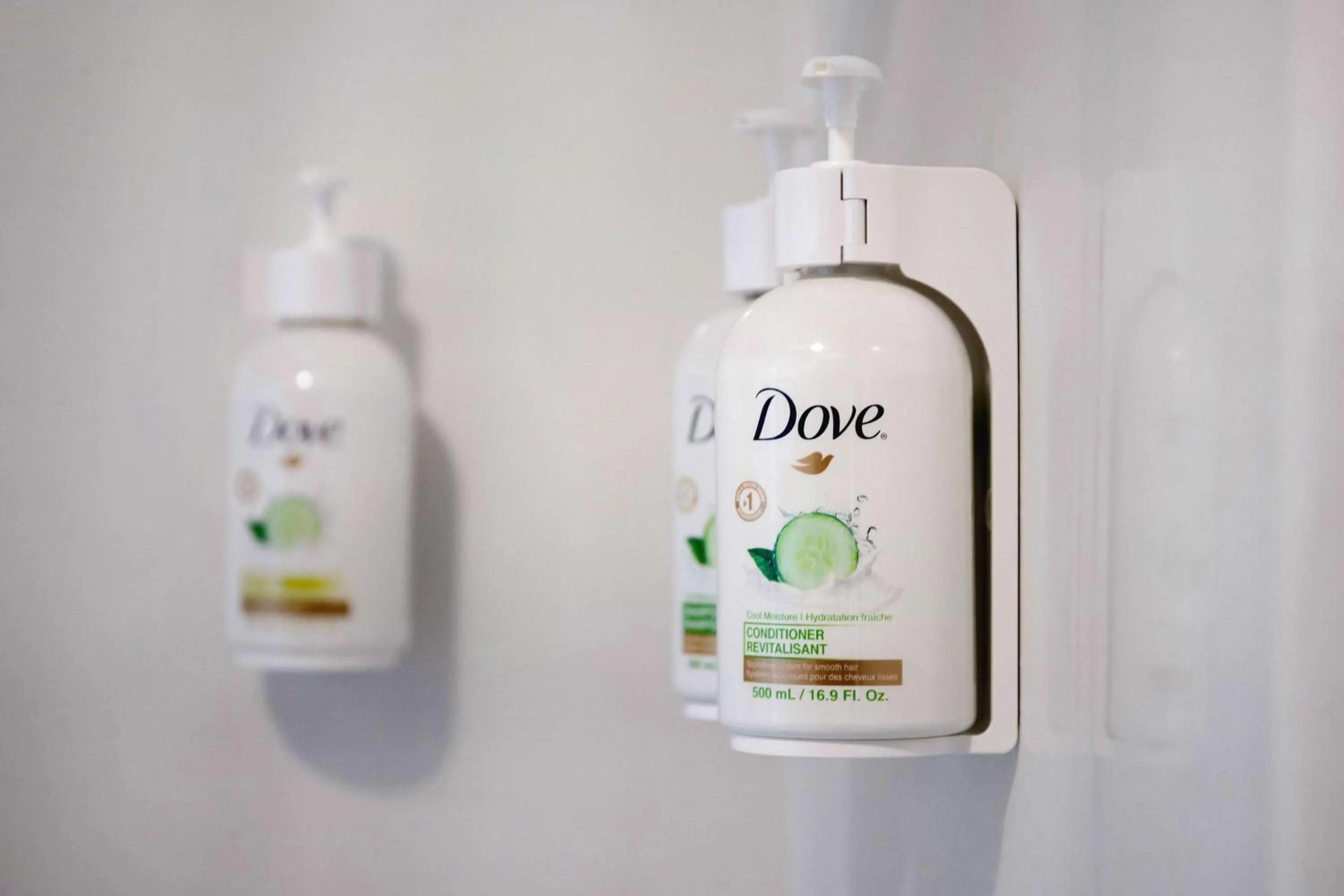 TV and multimedia in Days Inn by Wyndham Whitecourt