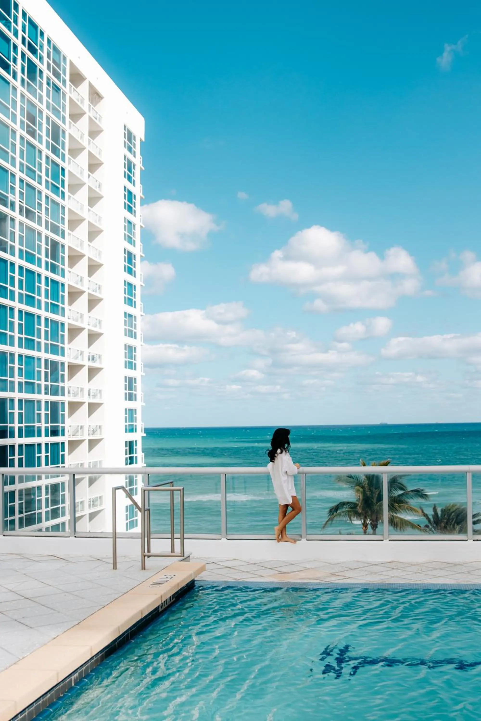 Pool view in Carillon Miami Wellness Resort