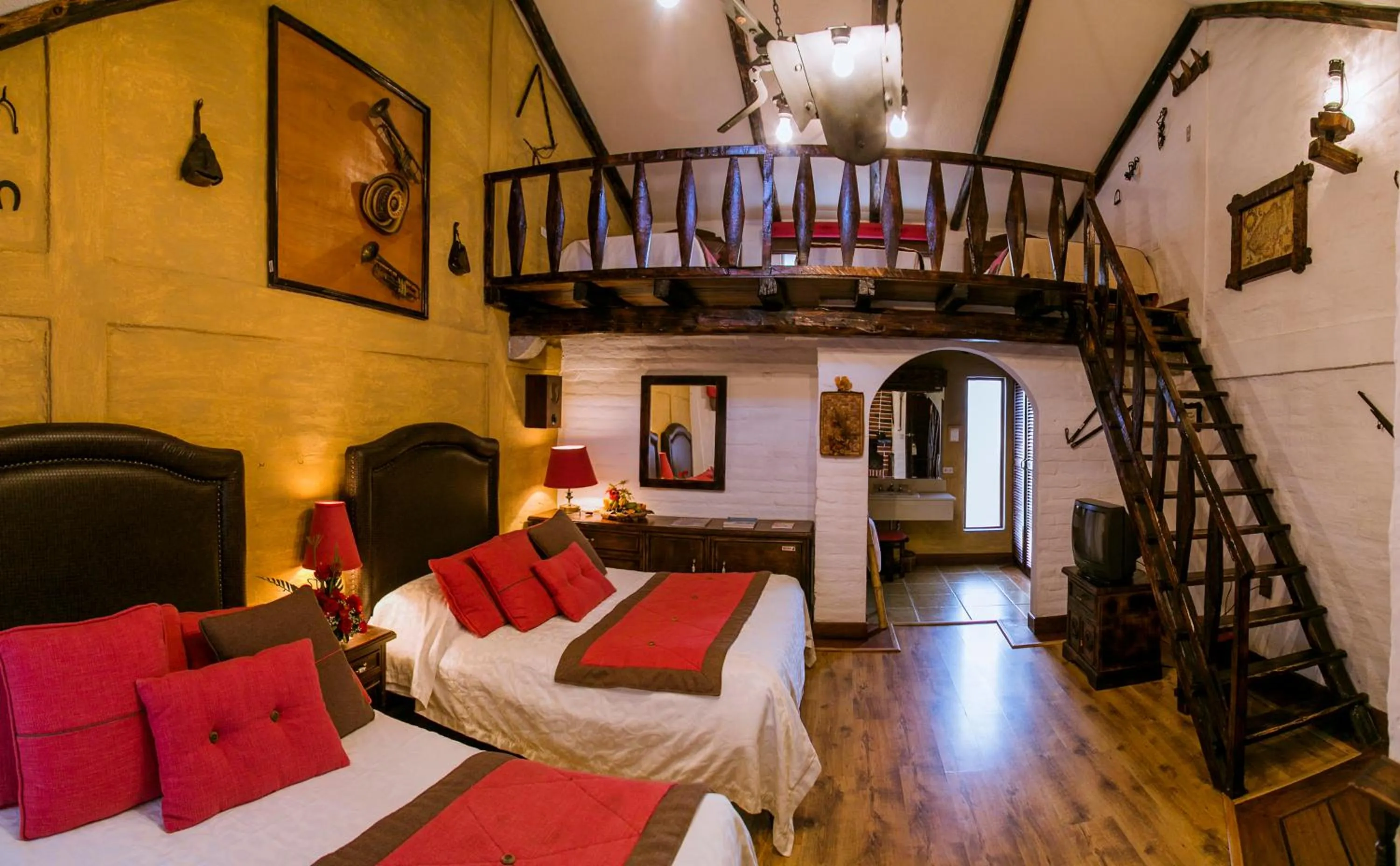 Family, Bed in Hosteria Rumipamba De Las Rosas