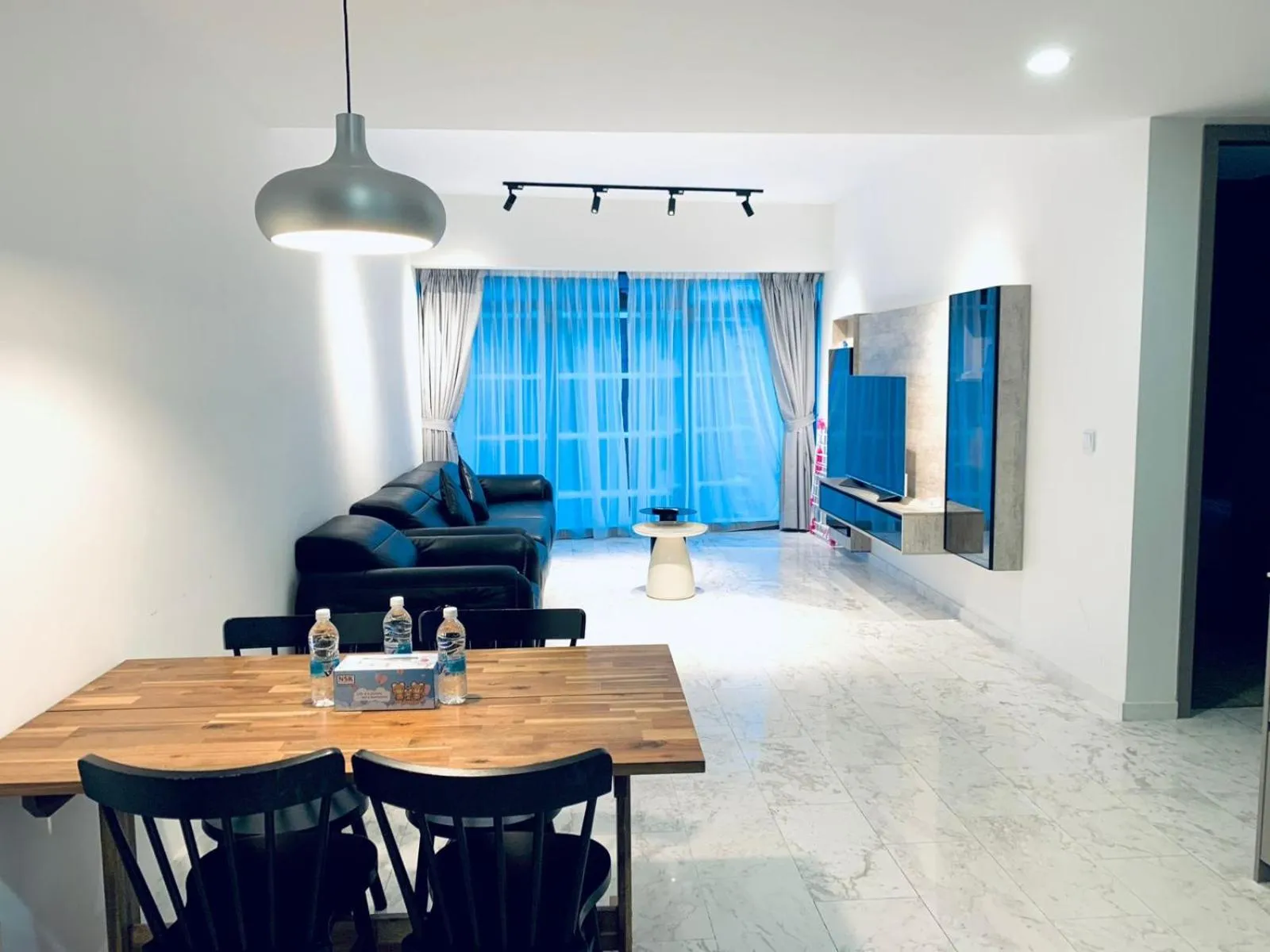 Living room in Eaton Residences By Luna