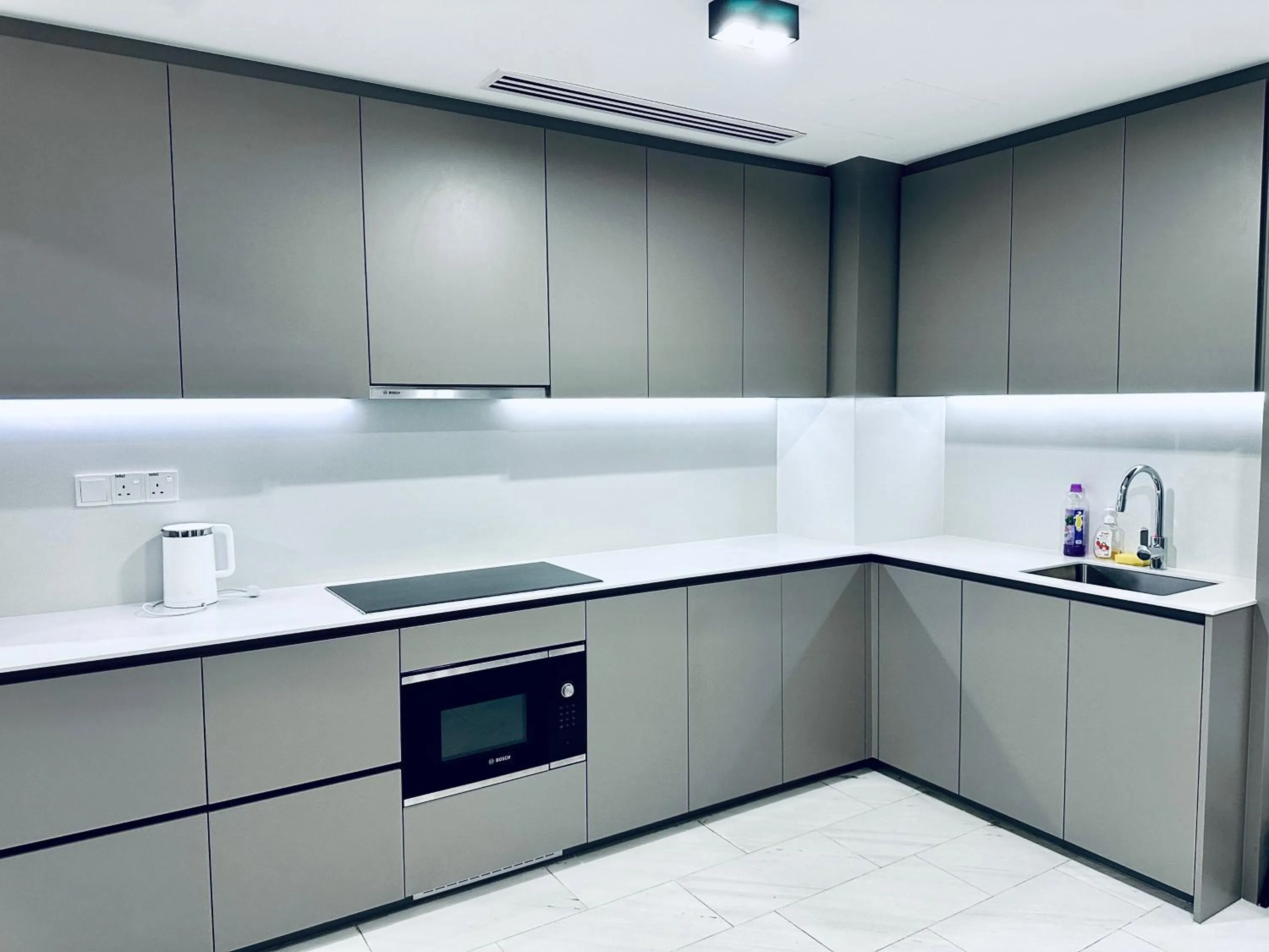 Kitchen or kitchenette in Eaton Residences By Luna