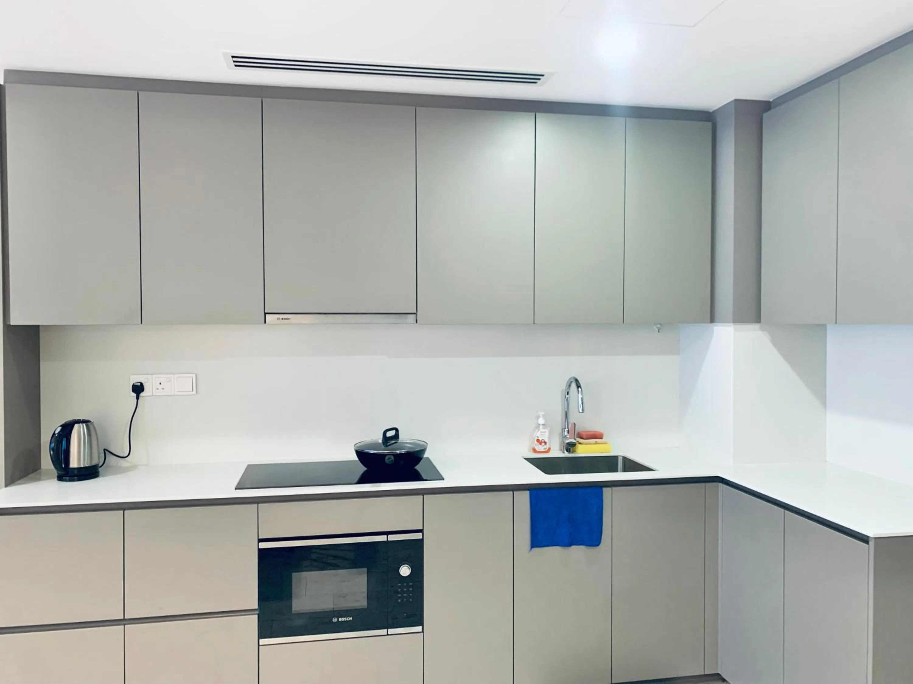 Kitchen or kitchenette in Eaton Residences By Luna