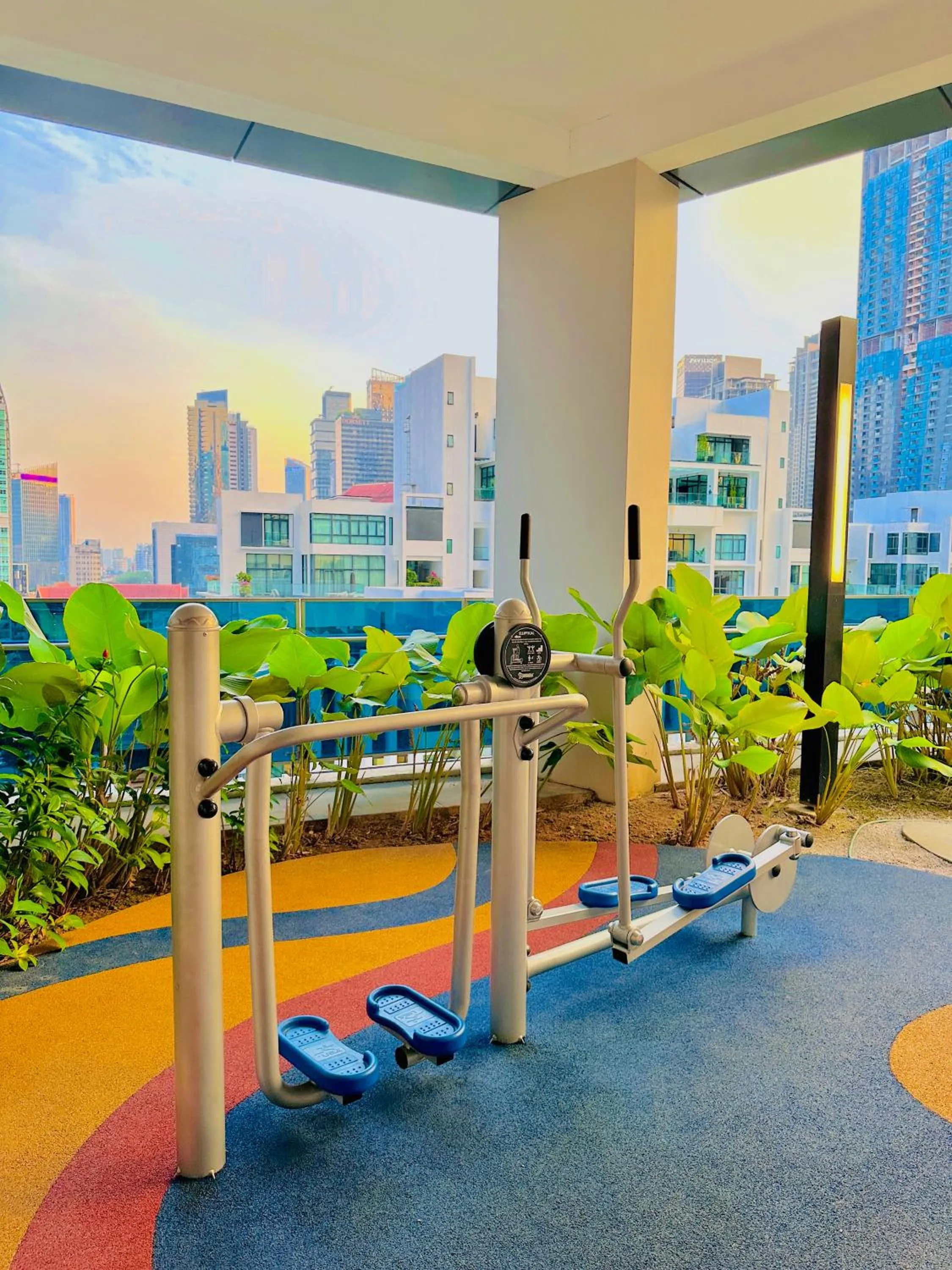 Day in Eaton Residences By Luna