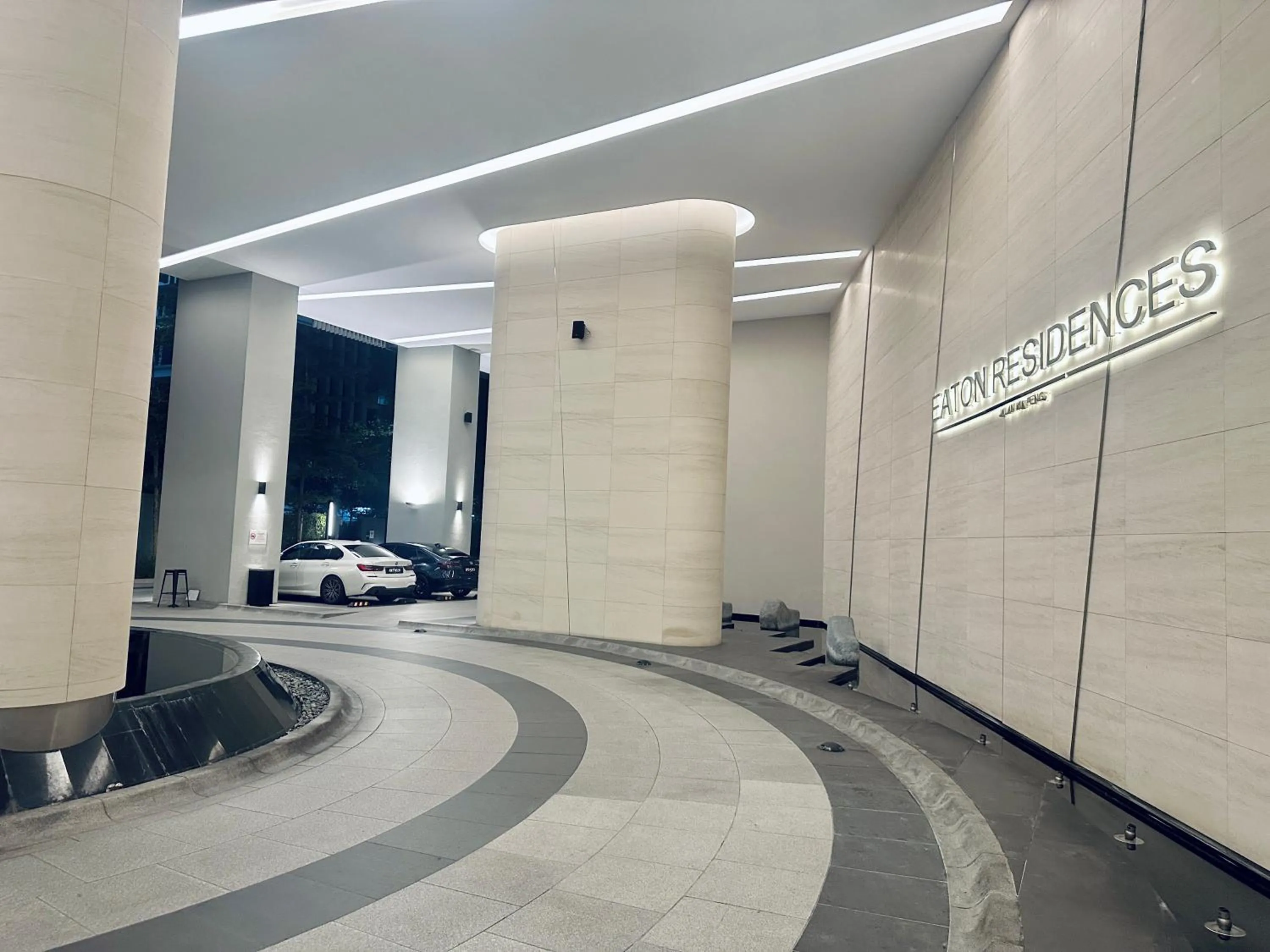 Lobby or reception in Eaton Residences By Luna