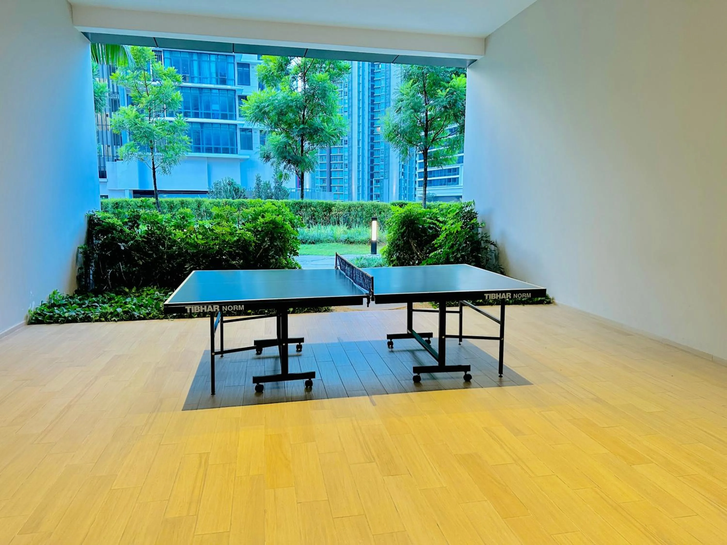 Game Room in Eaton Residences By Luna