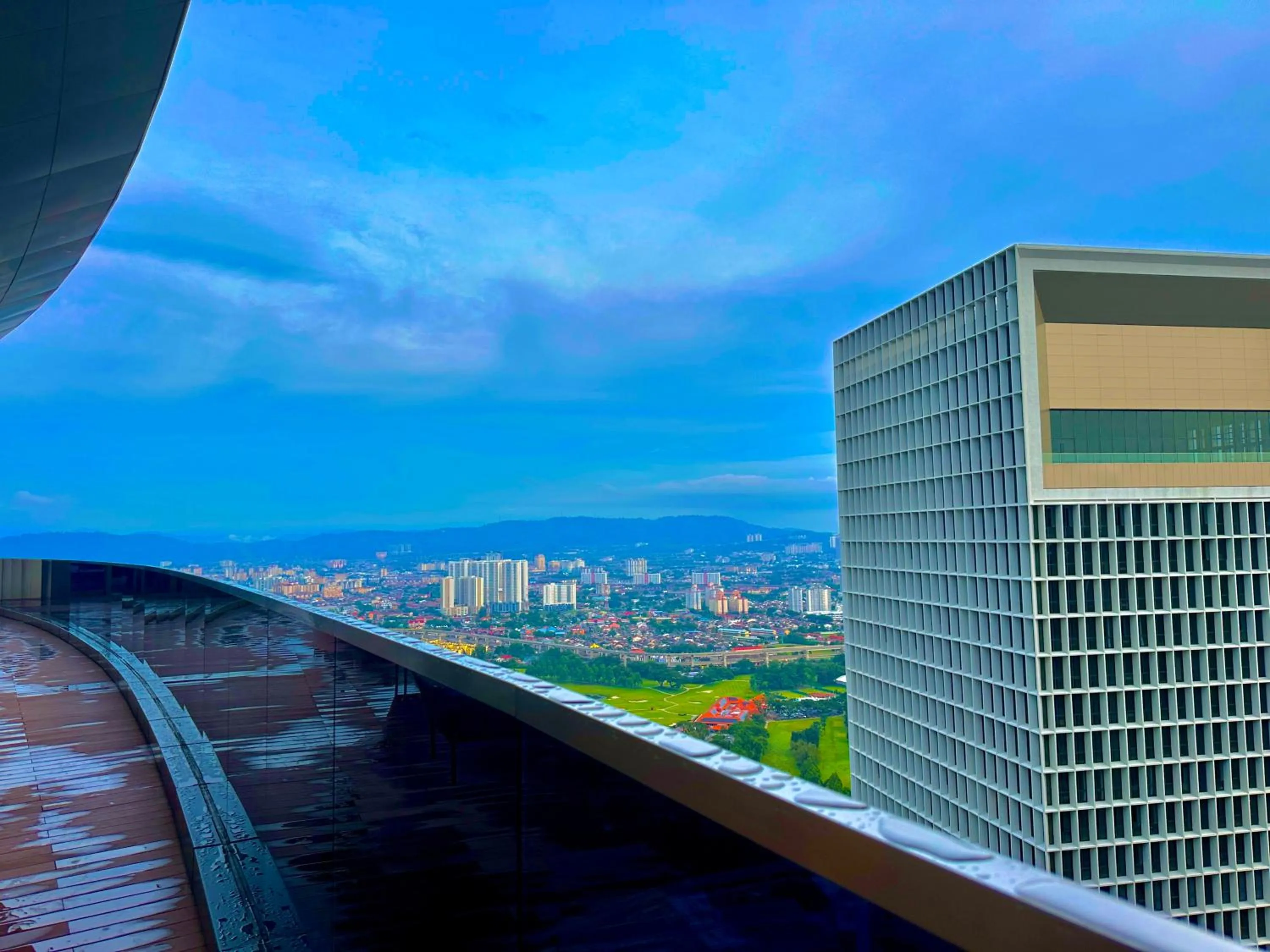 Day in Eaton Residences By Luna