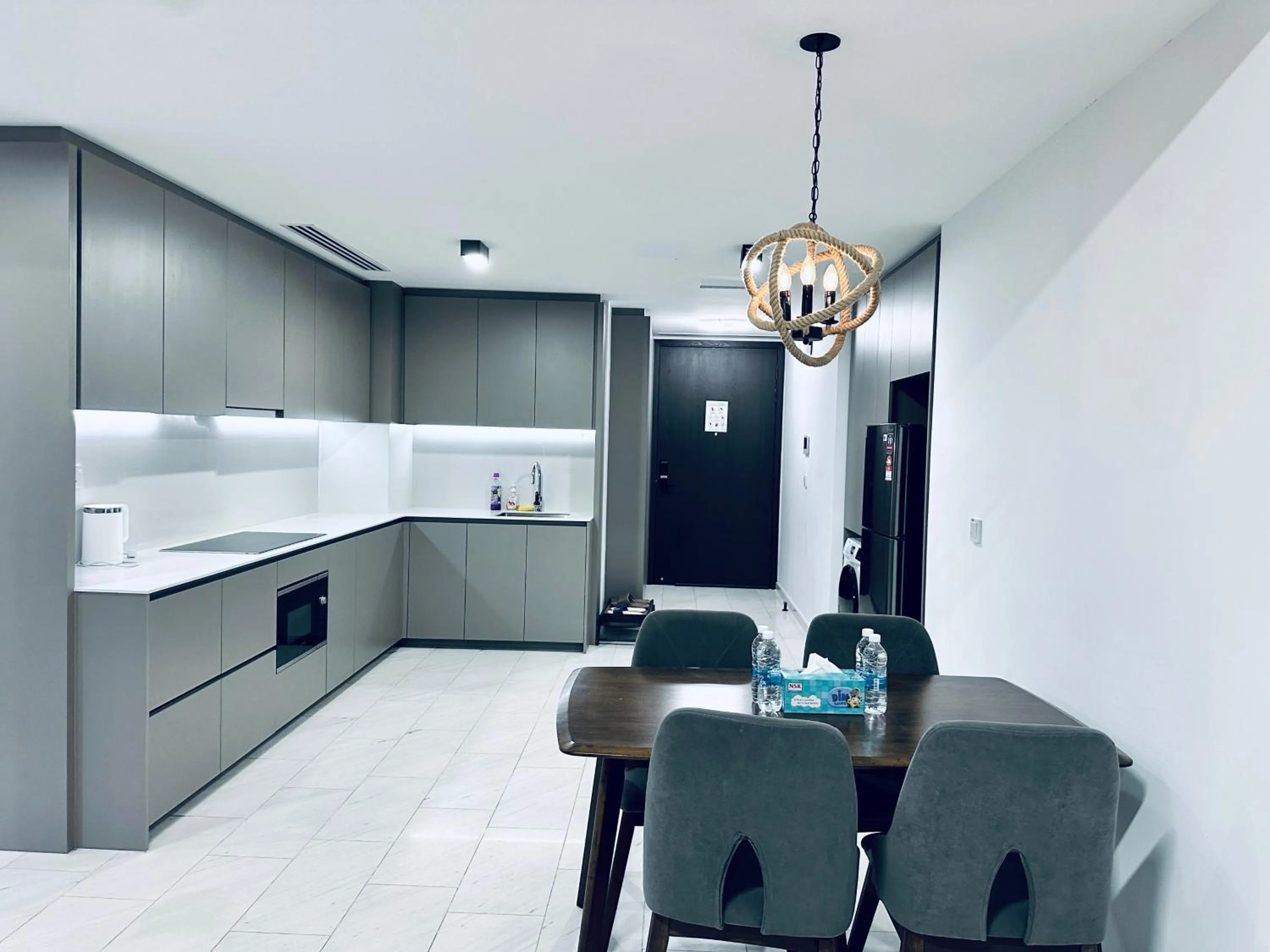 Kitchen or kitchenette in Eaton Residences By Luna
