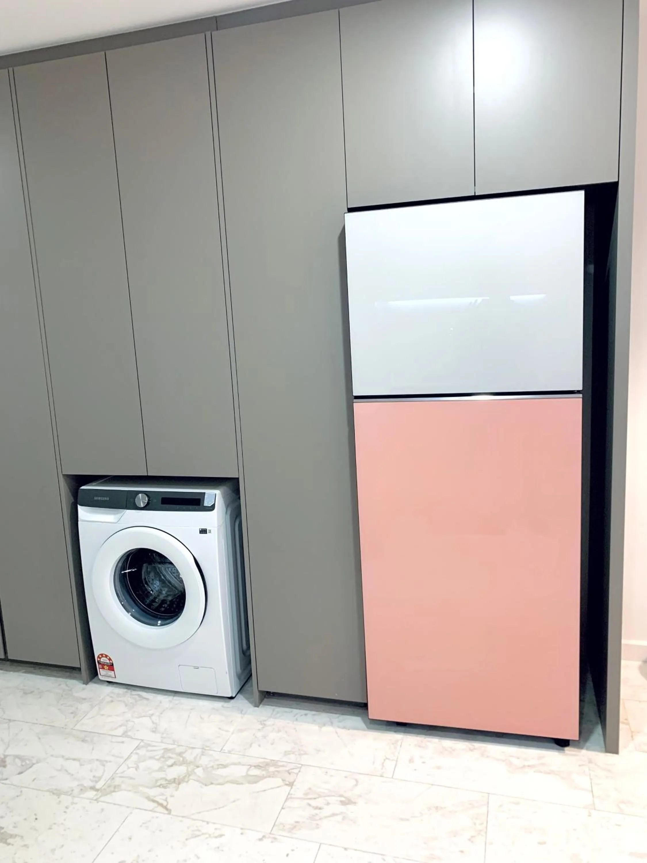 washing machine in Eaton Residences By Luna