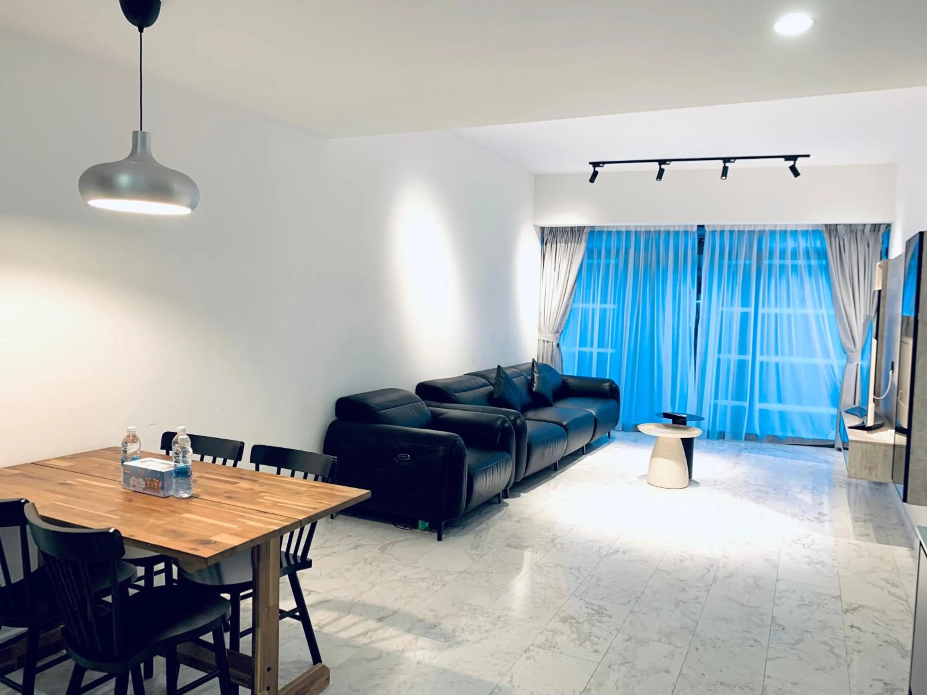 Living room in Eaton Residences By Luna