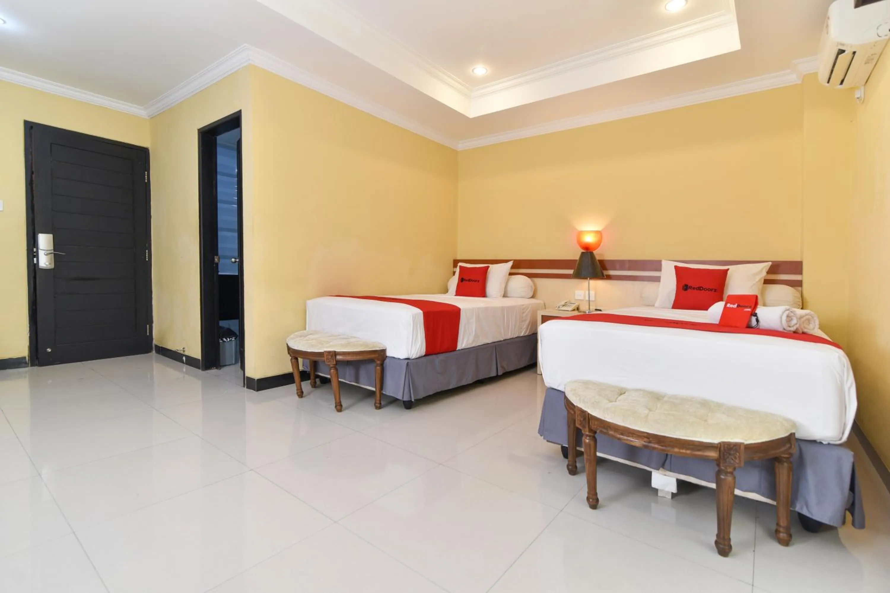 Photo of the whole room, Bed in RedDoorz Plus near Mall Bali Galeria 2