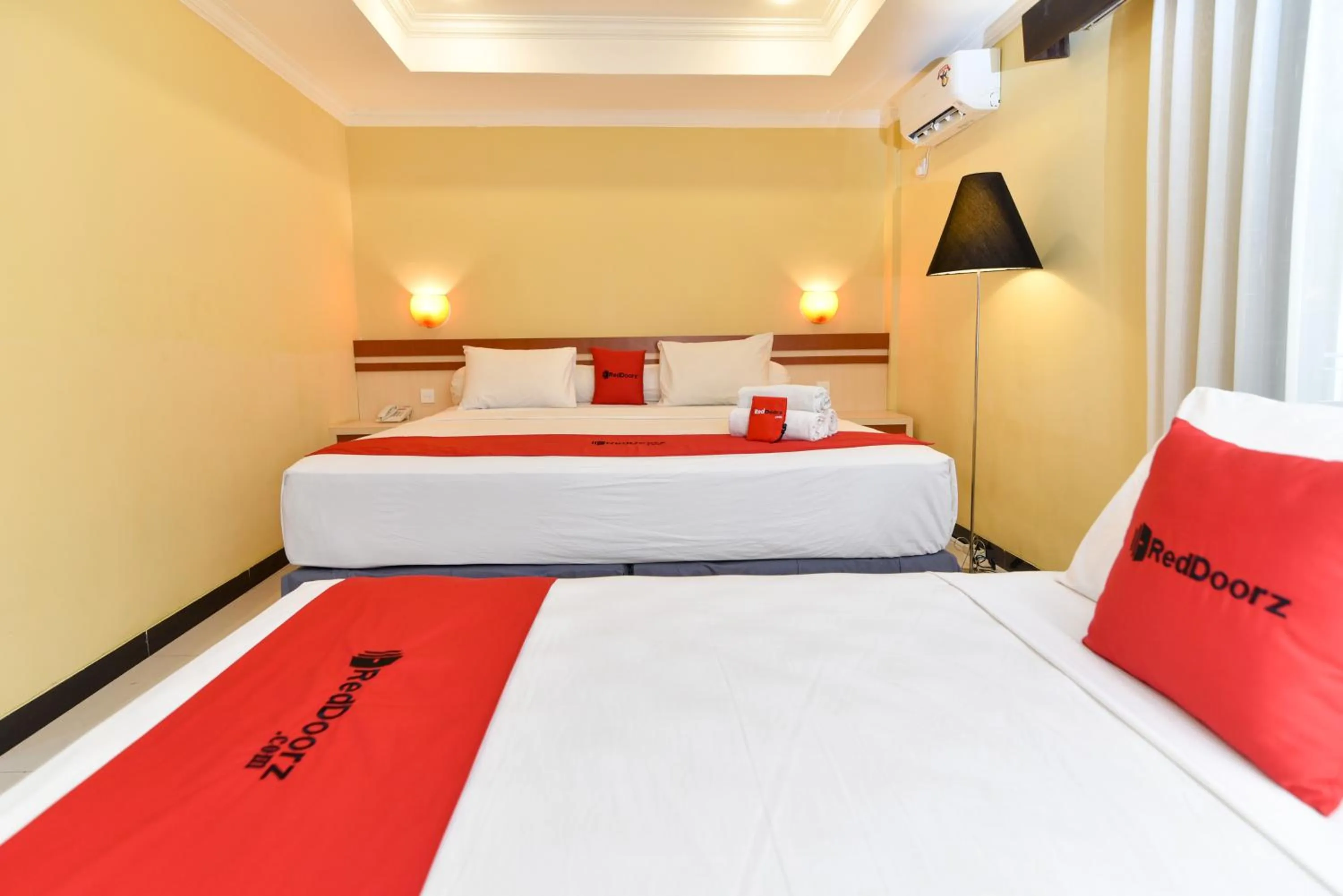 Bedroom, Bed in RedDoorz Plus near Mall Bali Galeria 2