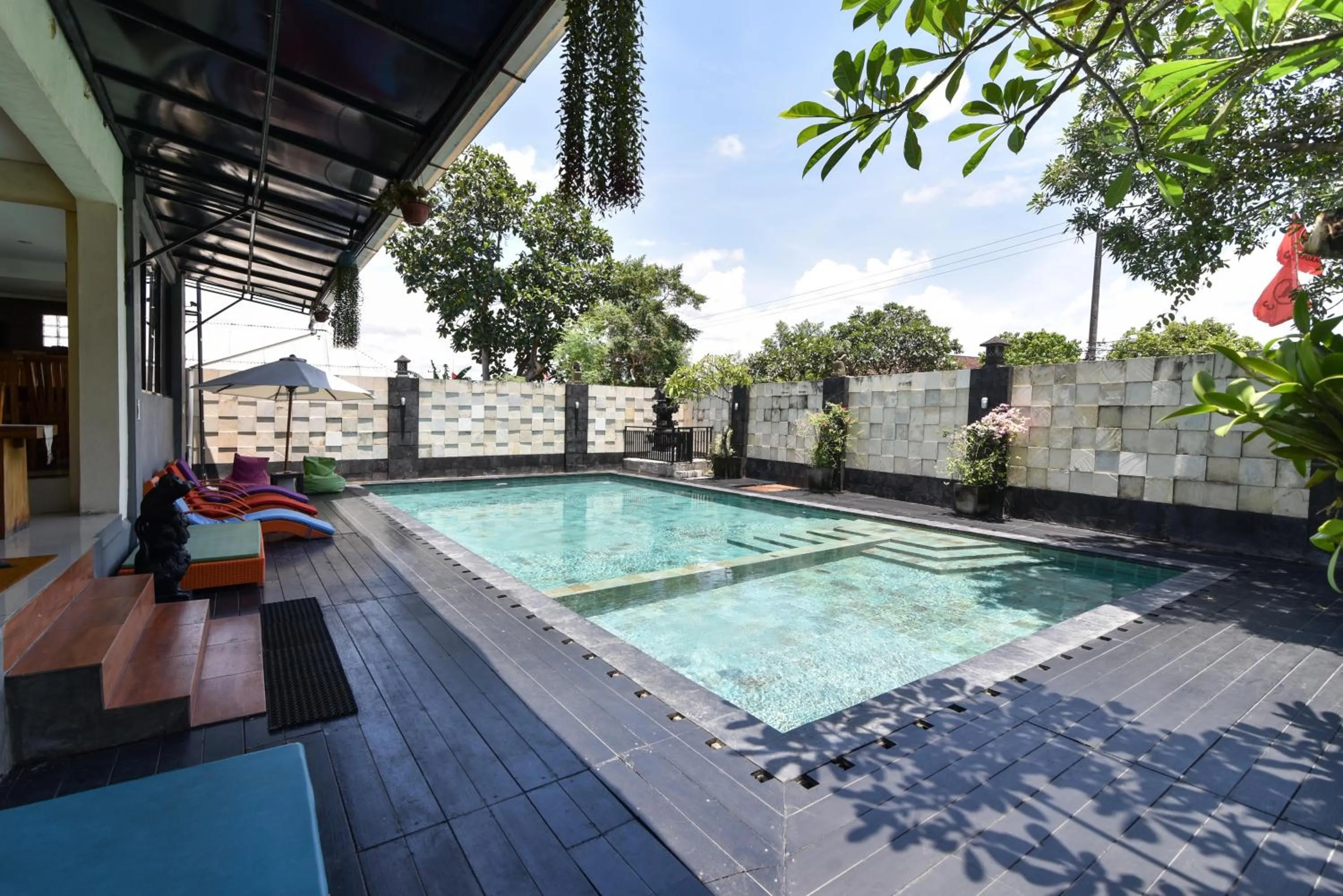 Swimming pool in RedDoorz Plus near Mall Bali Galeria 2