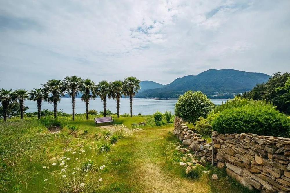 Geoje Sinbi Bada Pension