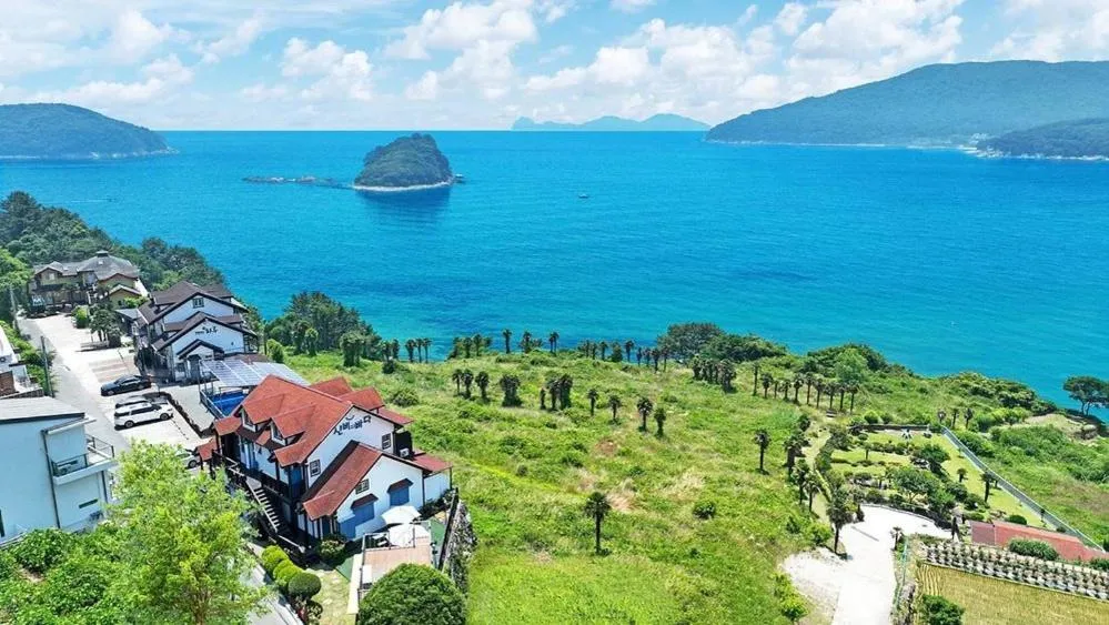 Geoje Sinbi Bada Pension