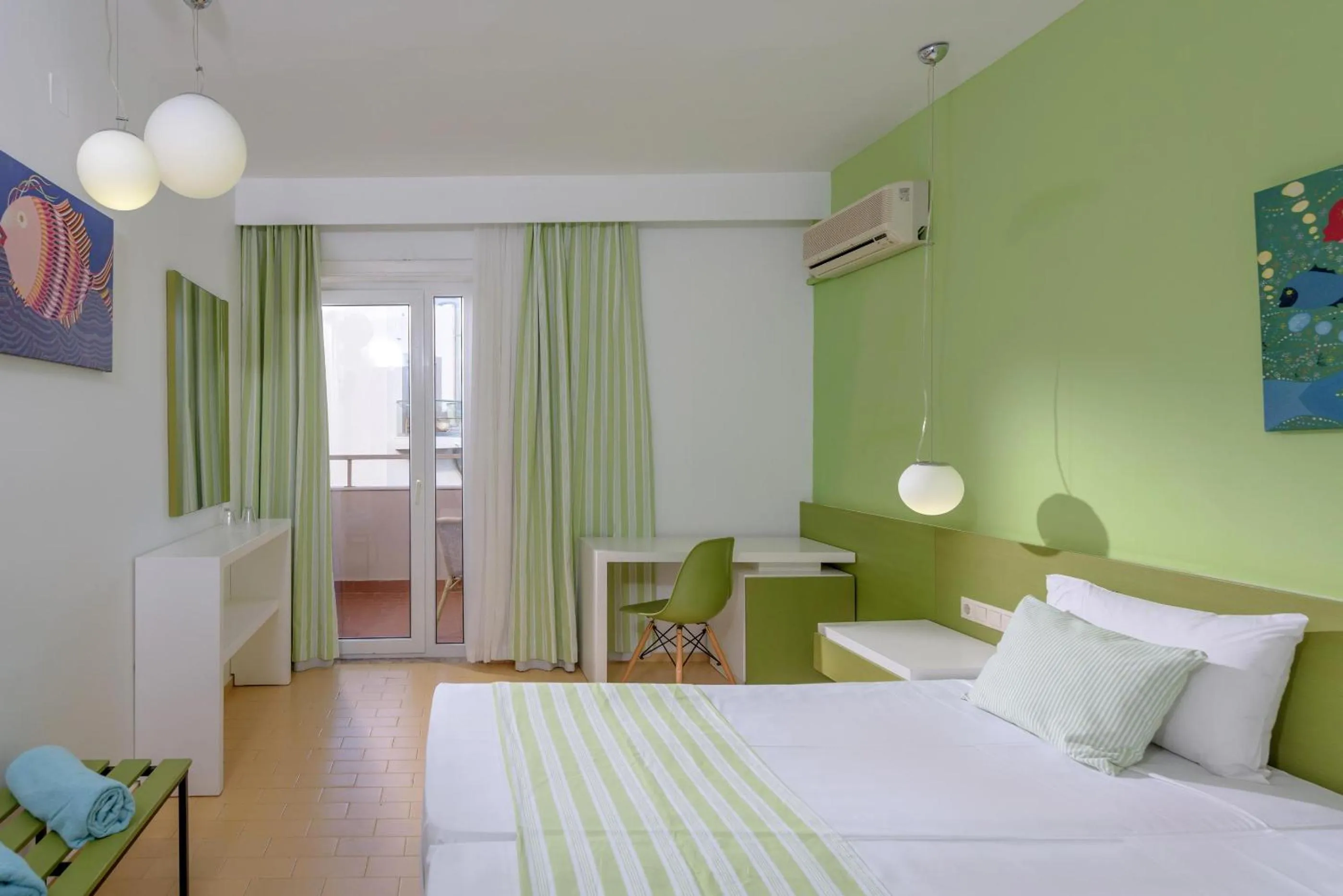 Photo of the whole room, Bed in Zeus Hotels Palm Beach