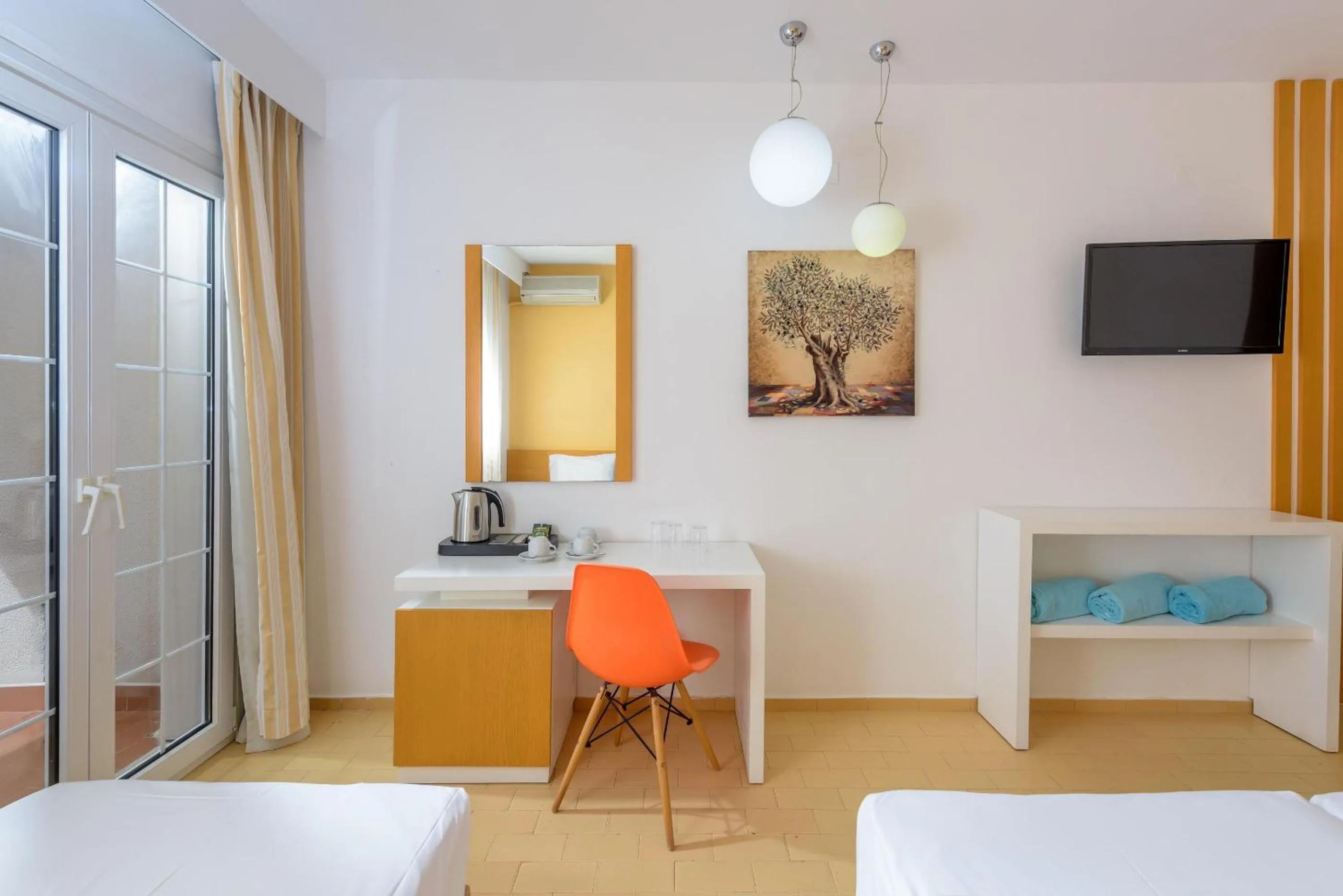 Photo of the whole room, Bed in Zeus Hotels Palm Beach