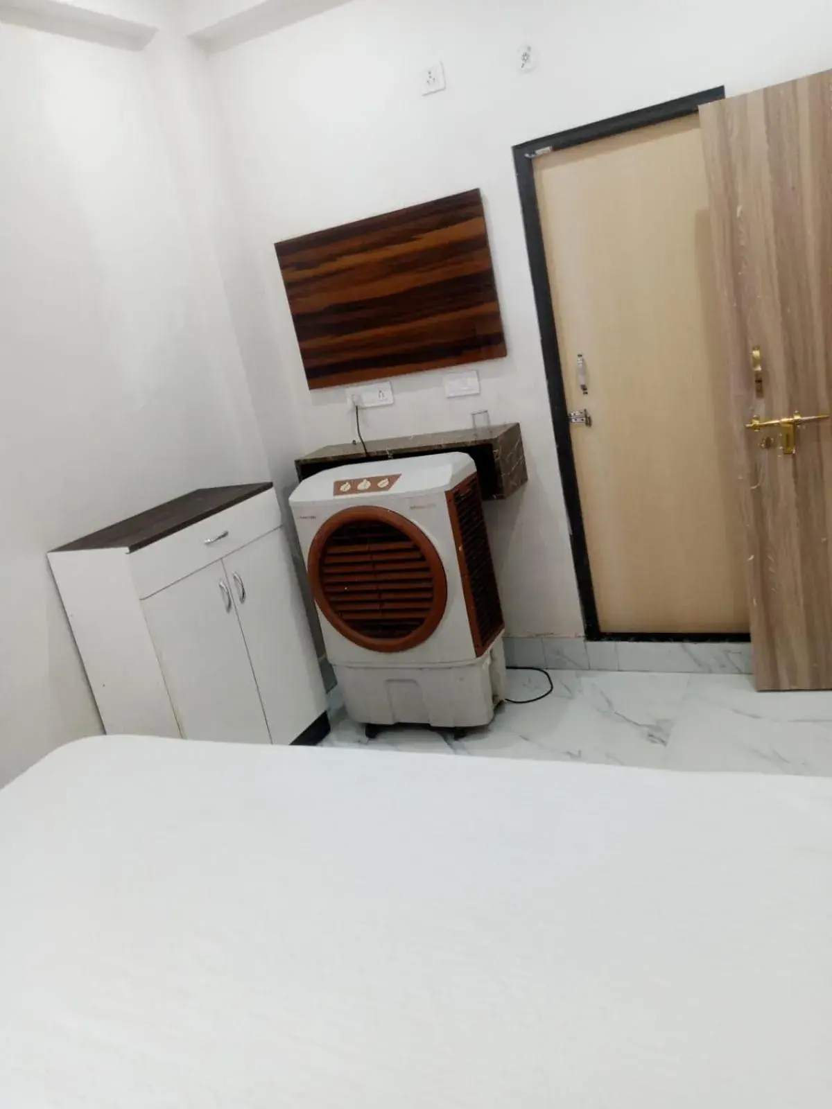Double Room - single occupancy in Radhe krishna Radiant Double Room - single occupancy in Radhe krishna Radiant