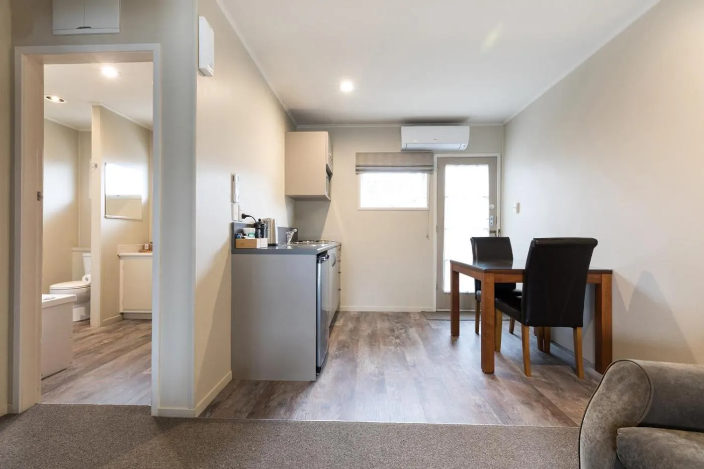 Dining area in Colonial Court Motor Inn