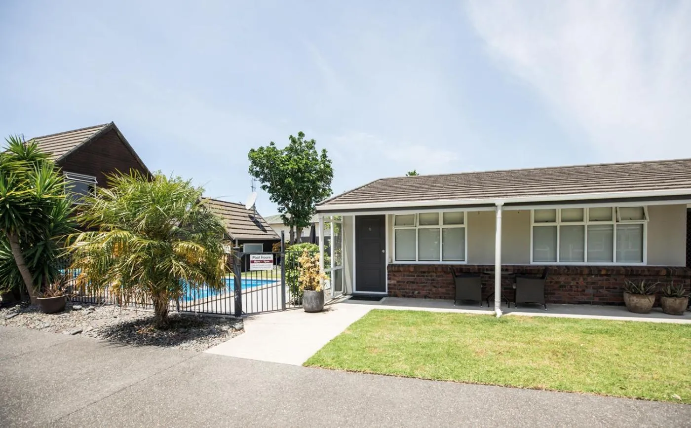 Colonial Court Motor Inn