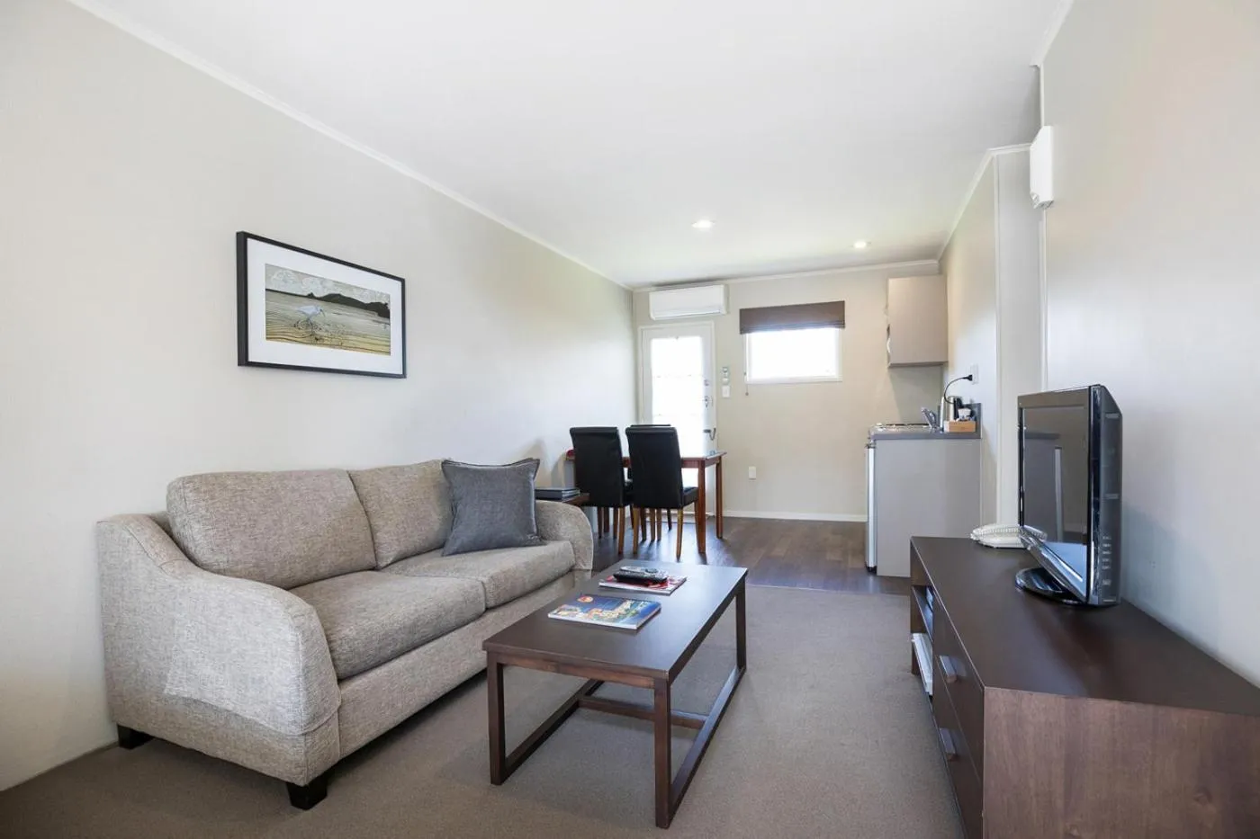 Colonial Court Motor Inn