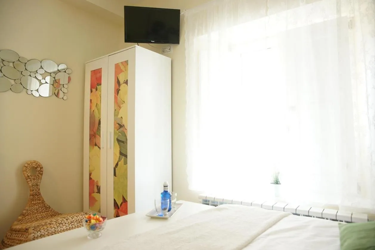 Day, Bed in Alojamiento EntreHoces
