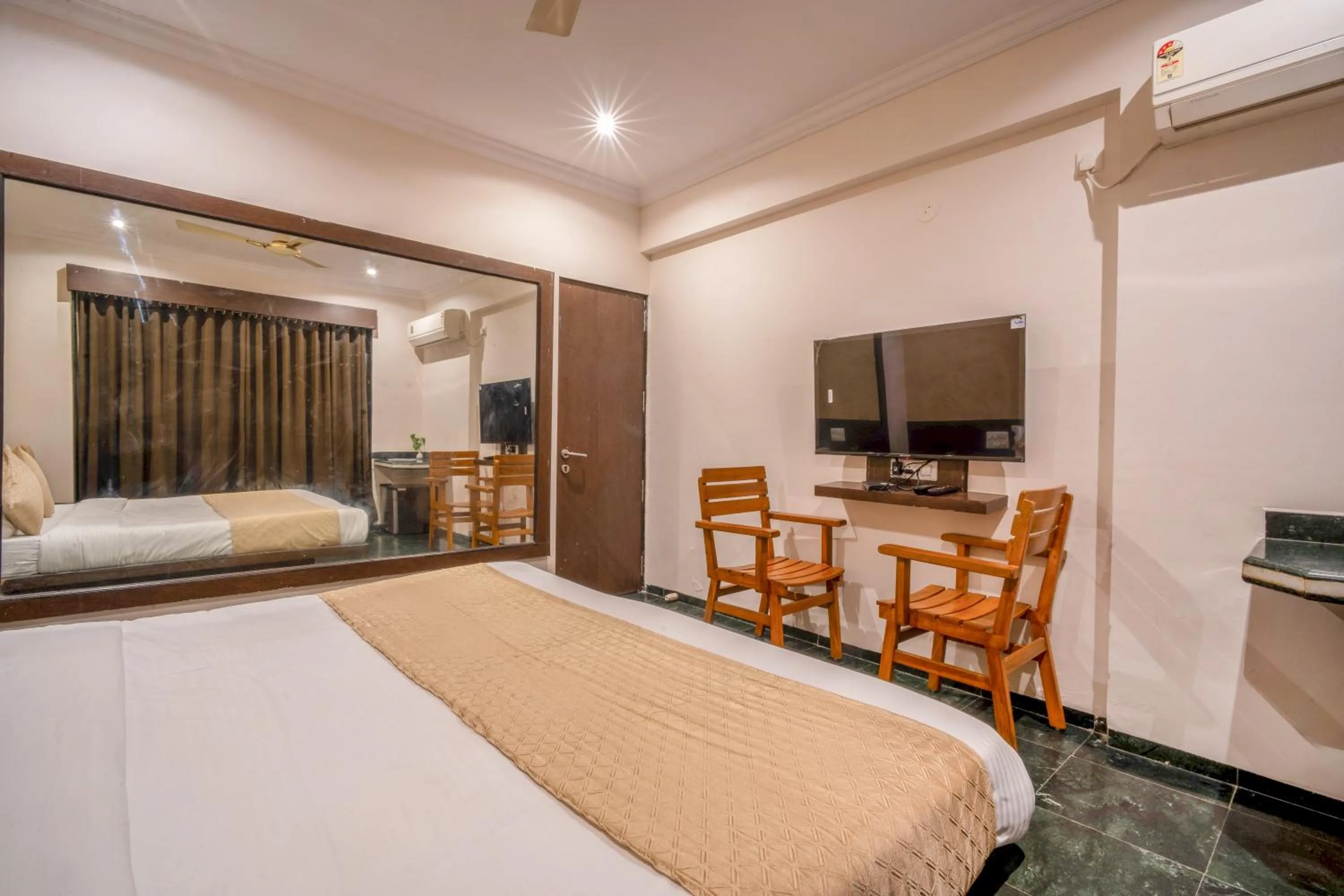 Bed in HOTEL KB's Grand