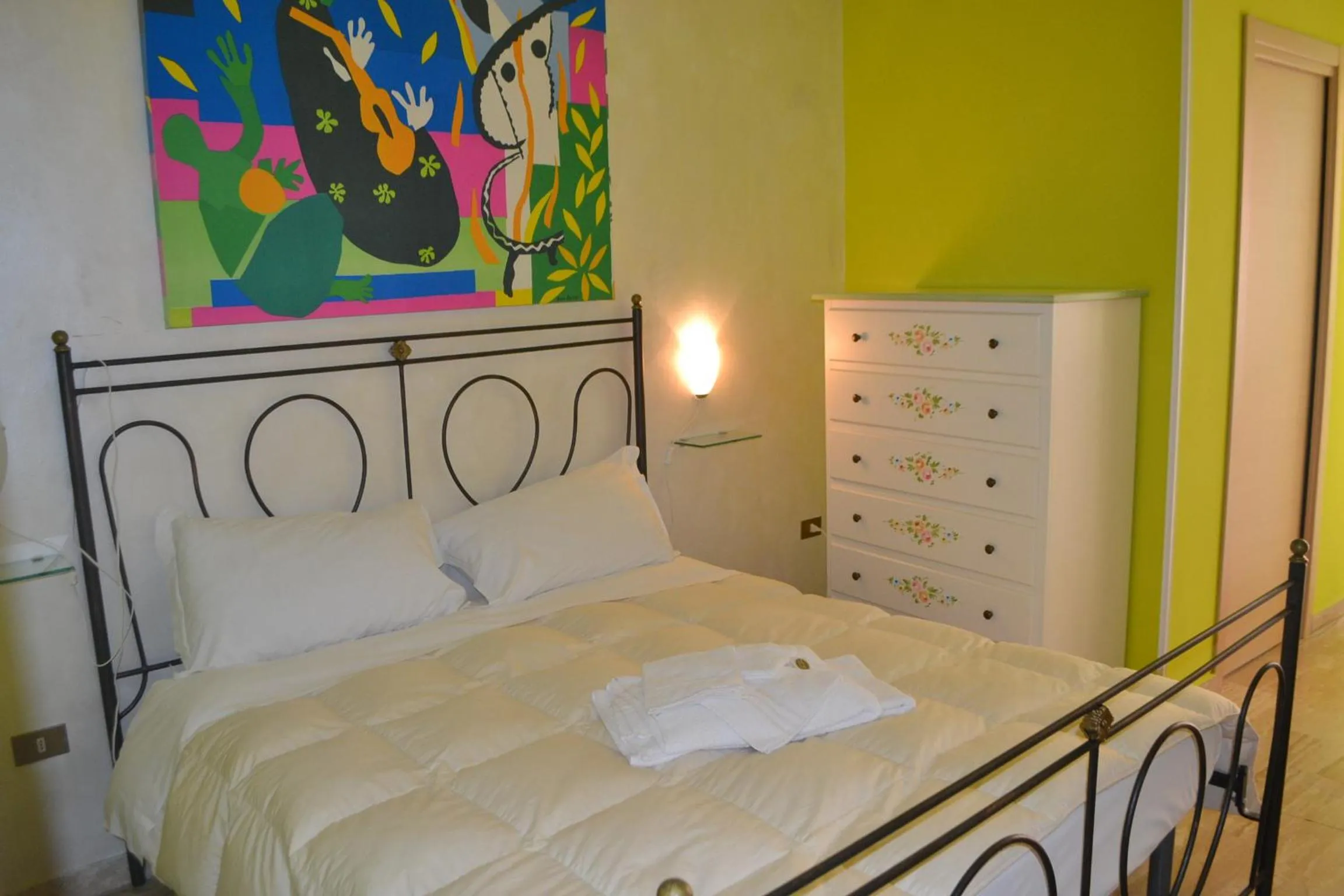 Street view, Bed in La Marinella