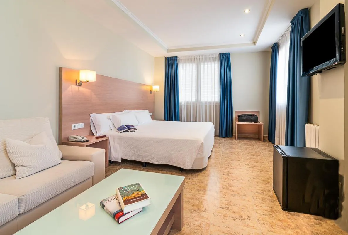 Bedroom, Bed in Hotel Alba