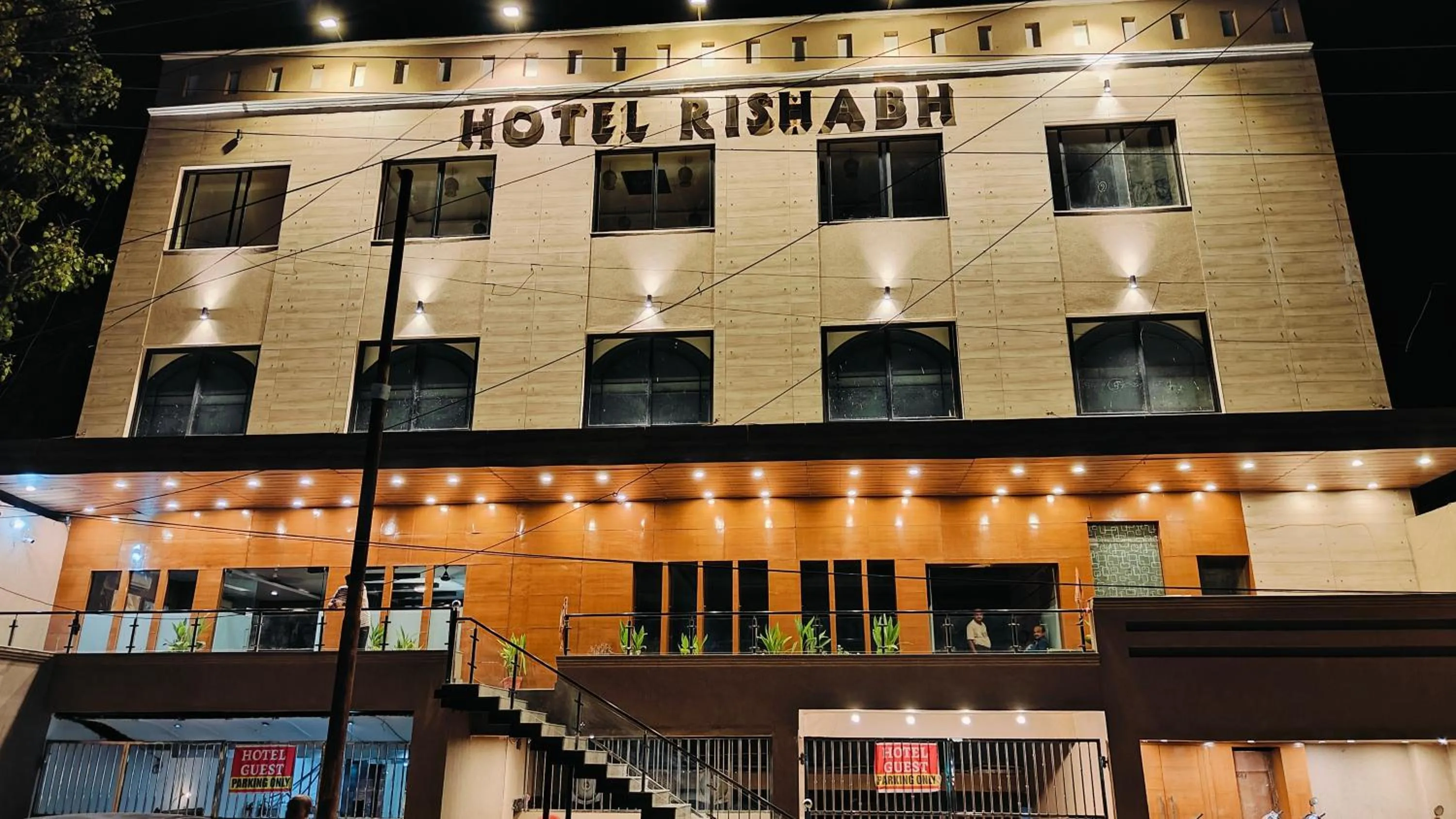 Hotel Rishabh