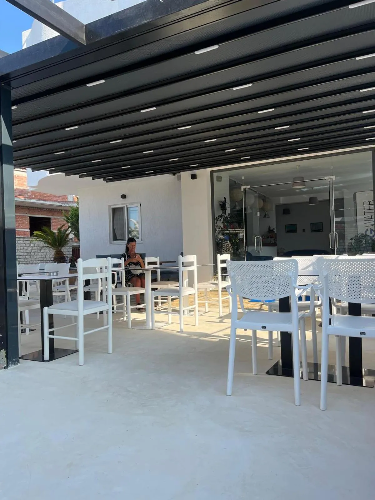Restaurant/places to eat in Hotel Belle Vue