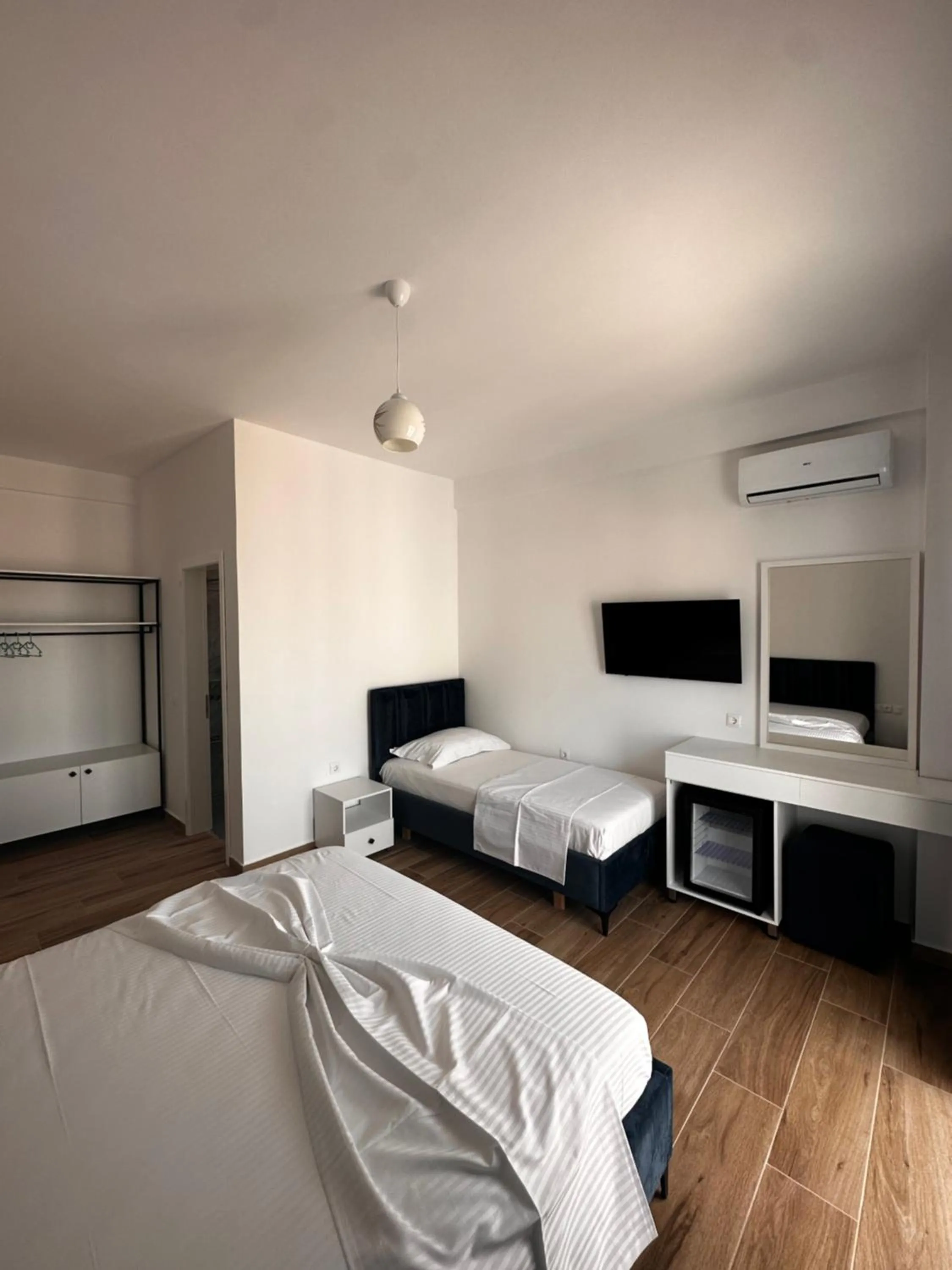 TV and multimedia, Bed in Hotel Belle Vue