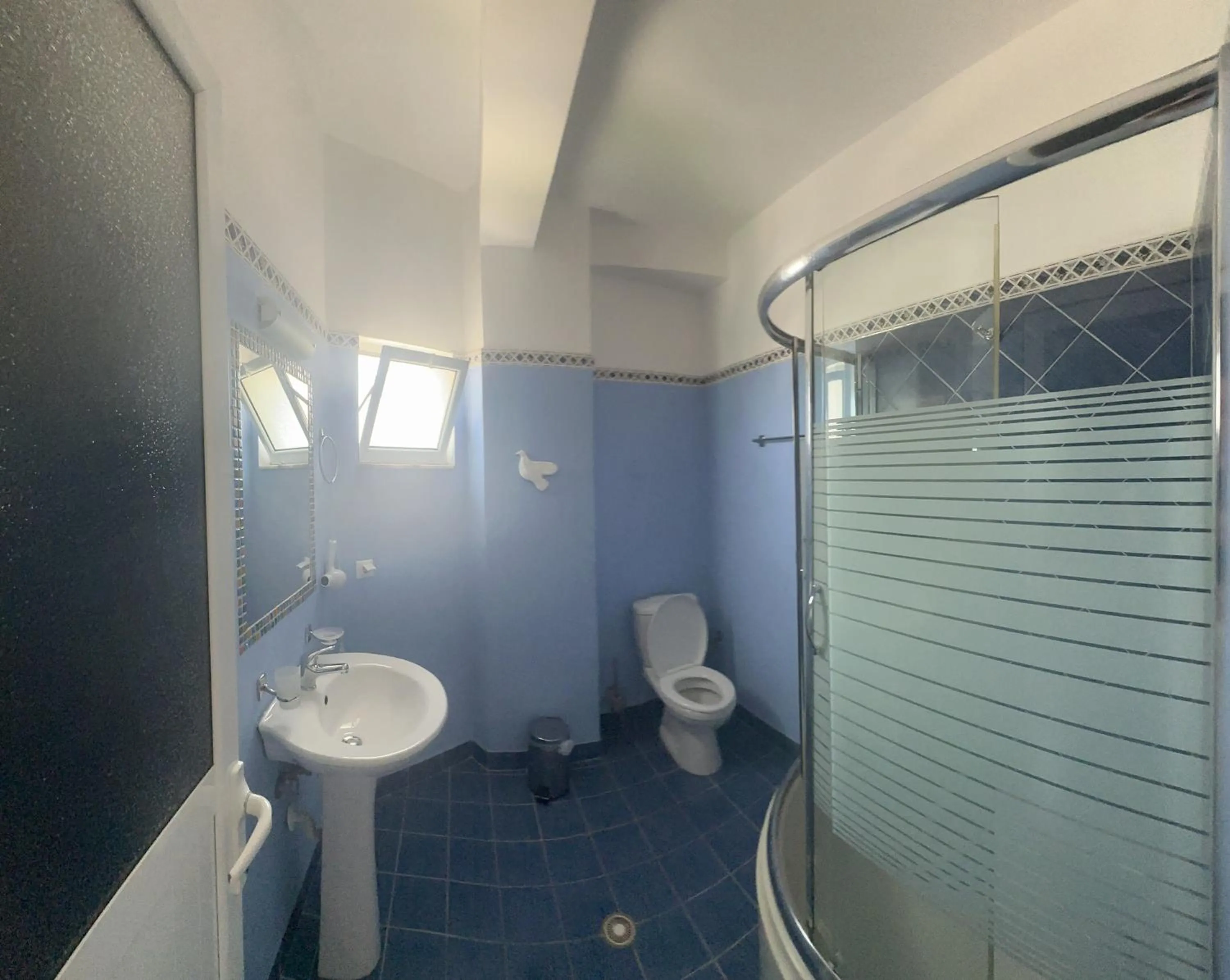 Shower in Hotel Belle Vue