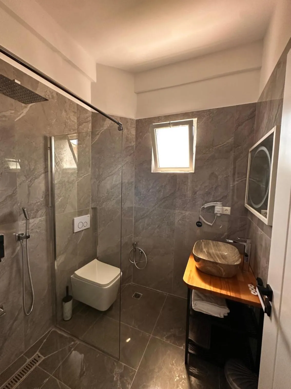 Shower in Hotel Belle Vue