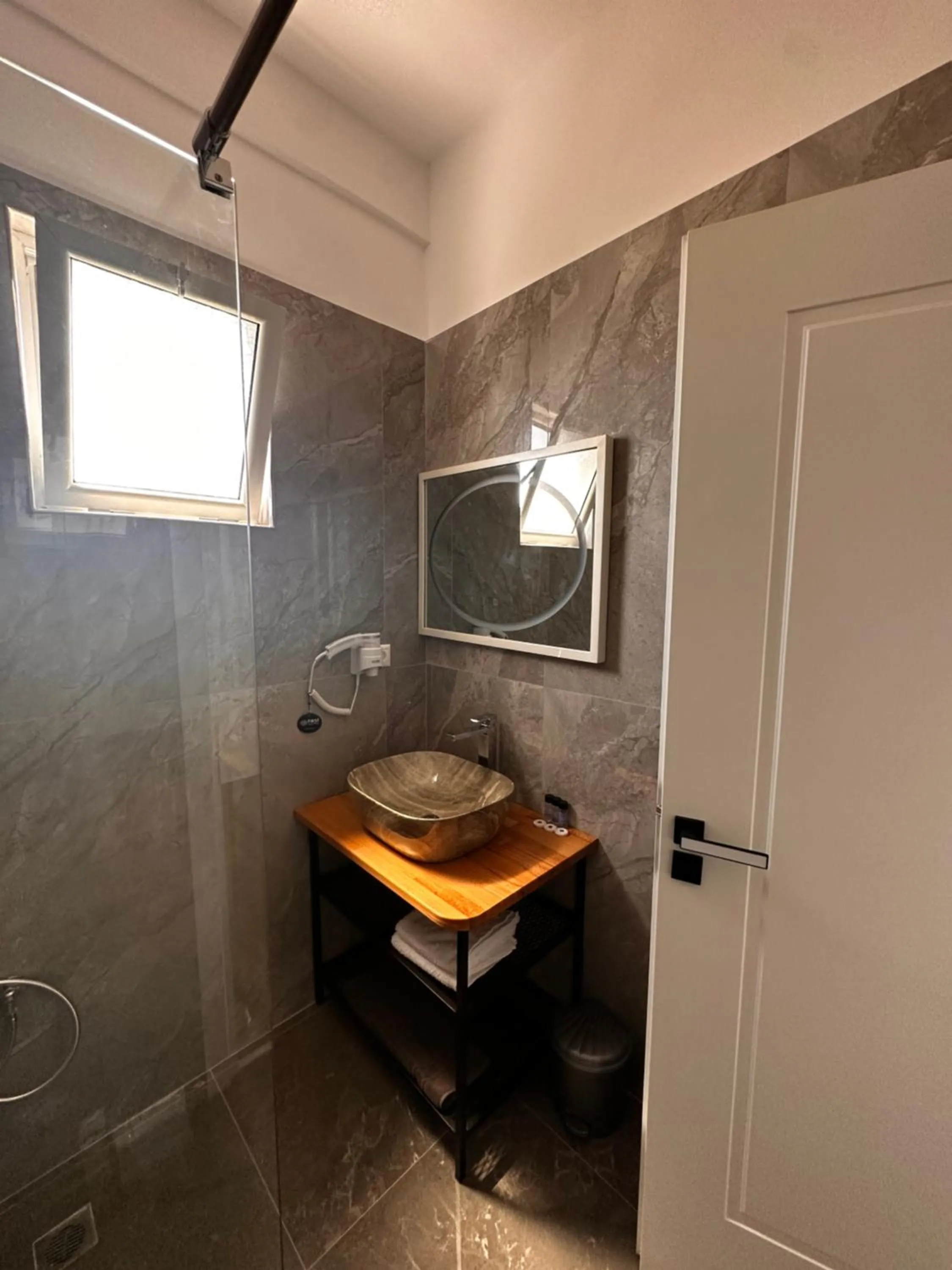 Shower in Hotel Belle Vue