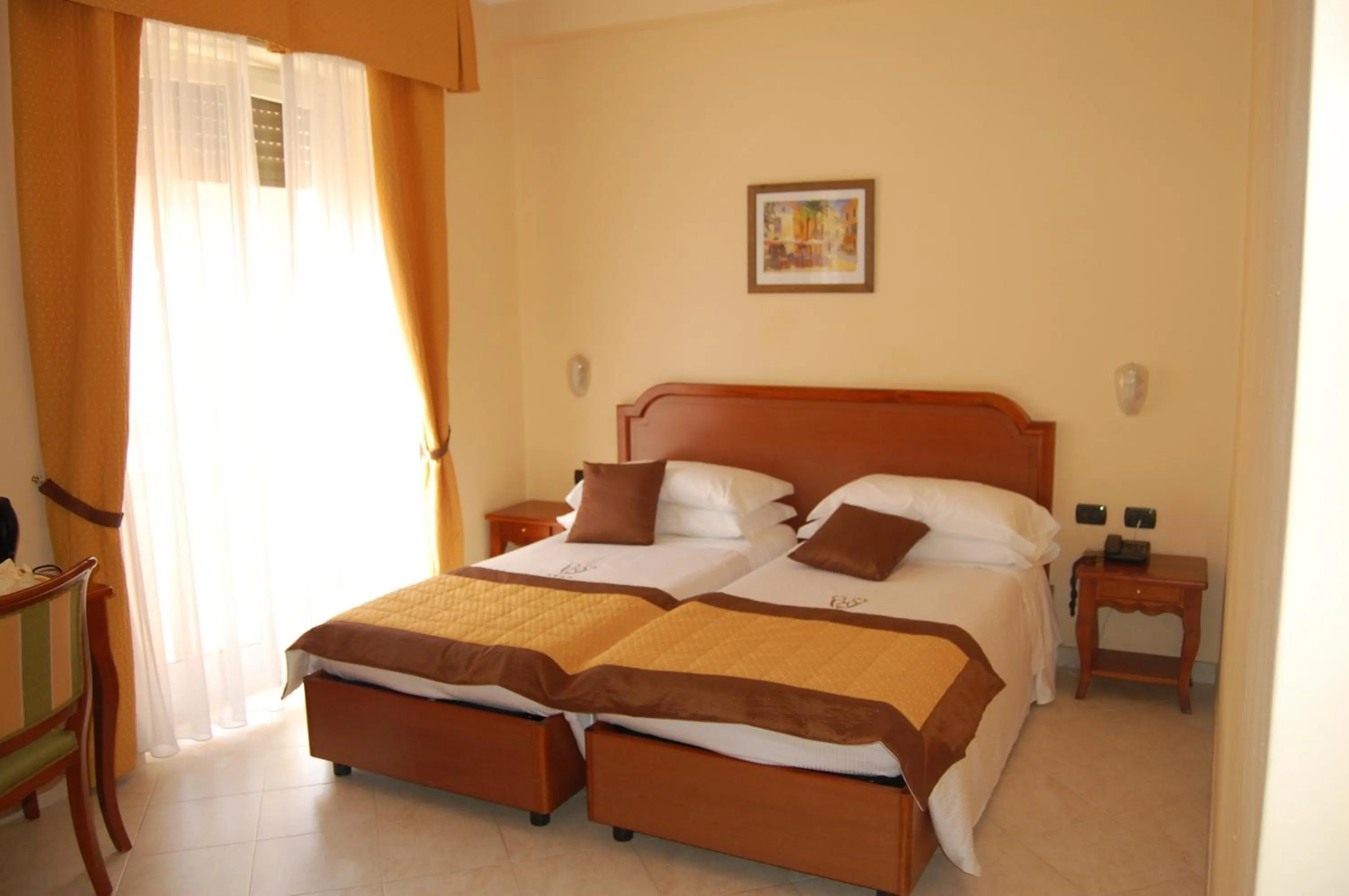 Photo of the whole room, Bed in Grand Hotel Moroni