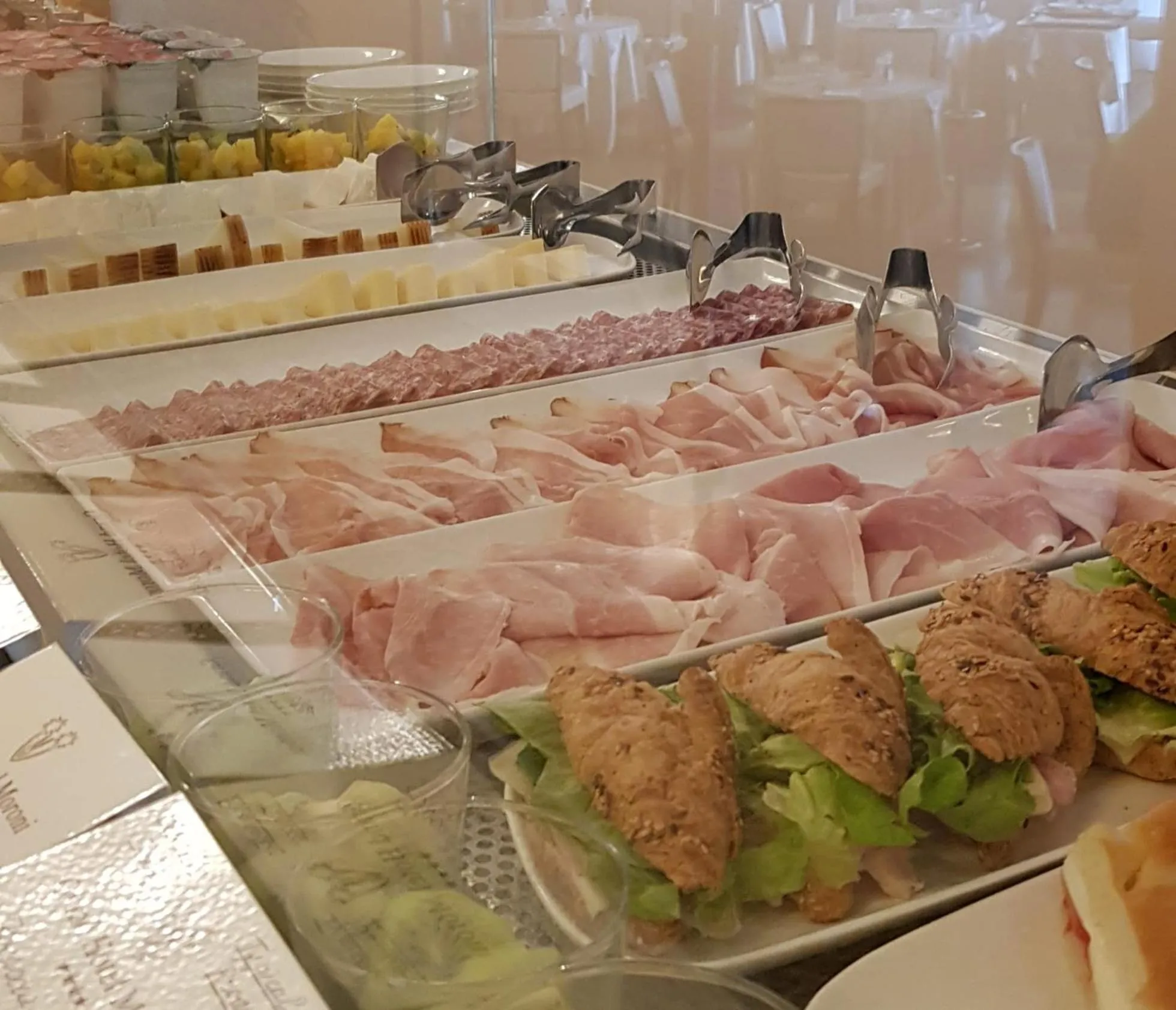 Breakfast in Grand Hotel Moroni