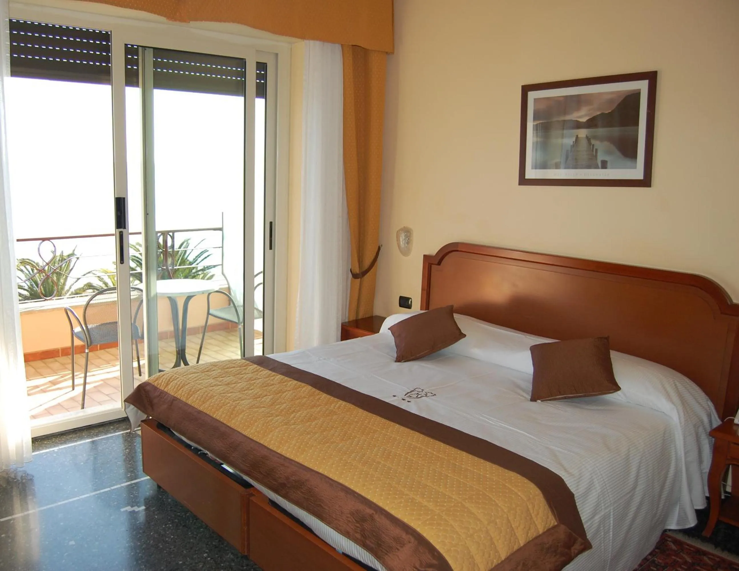 Bed in Grand Hotel Moroni