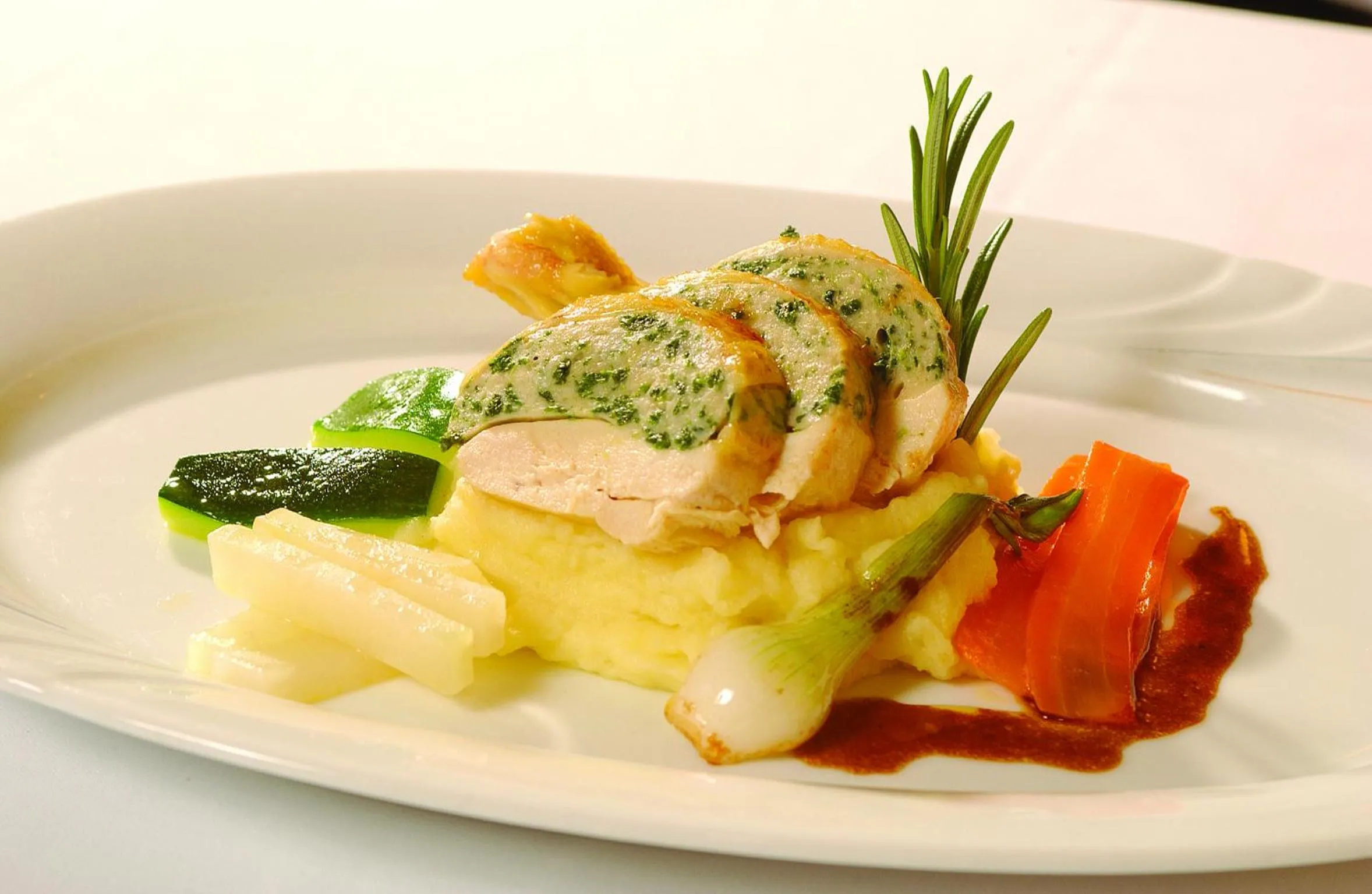 Restaurant/places to eat in Hotel Edelweiss