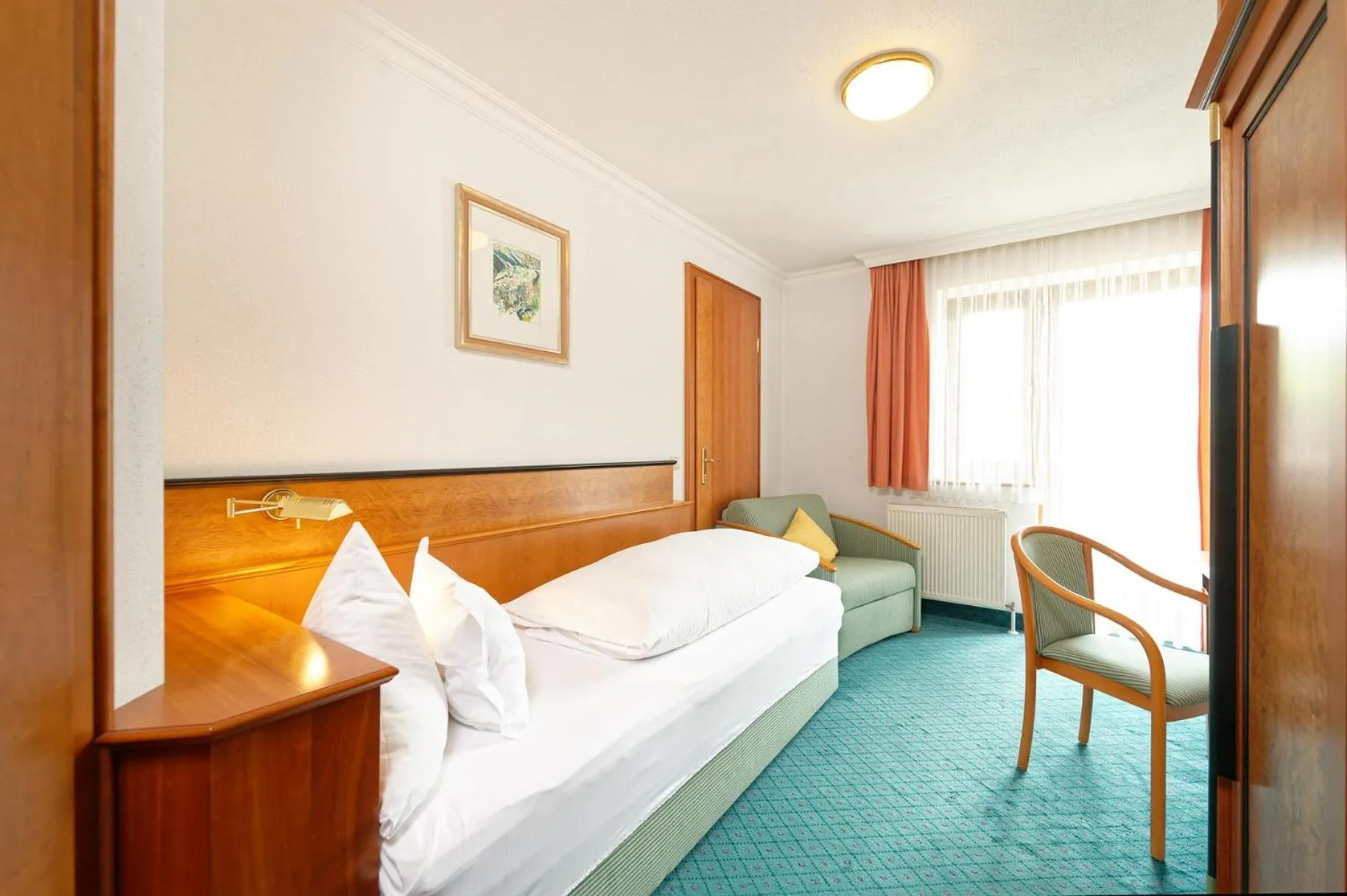 Bedroom, Bed in Hotel Edelweiss