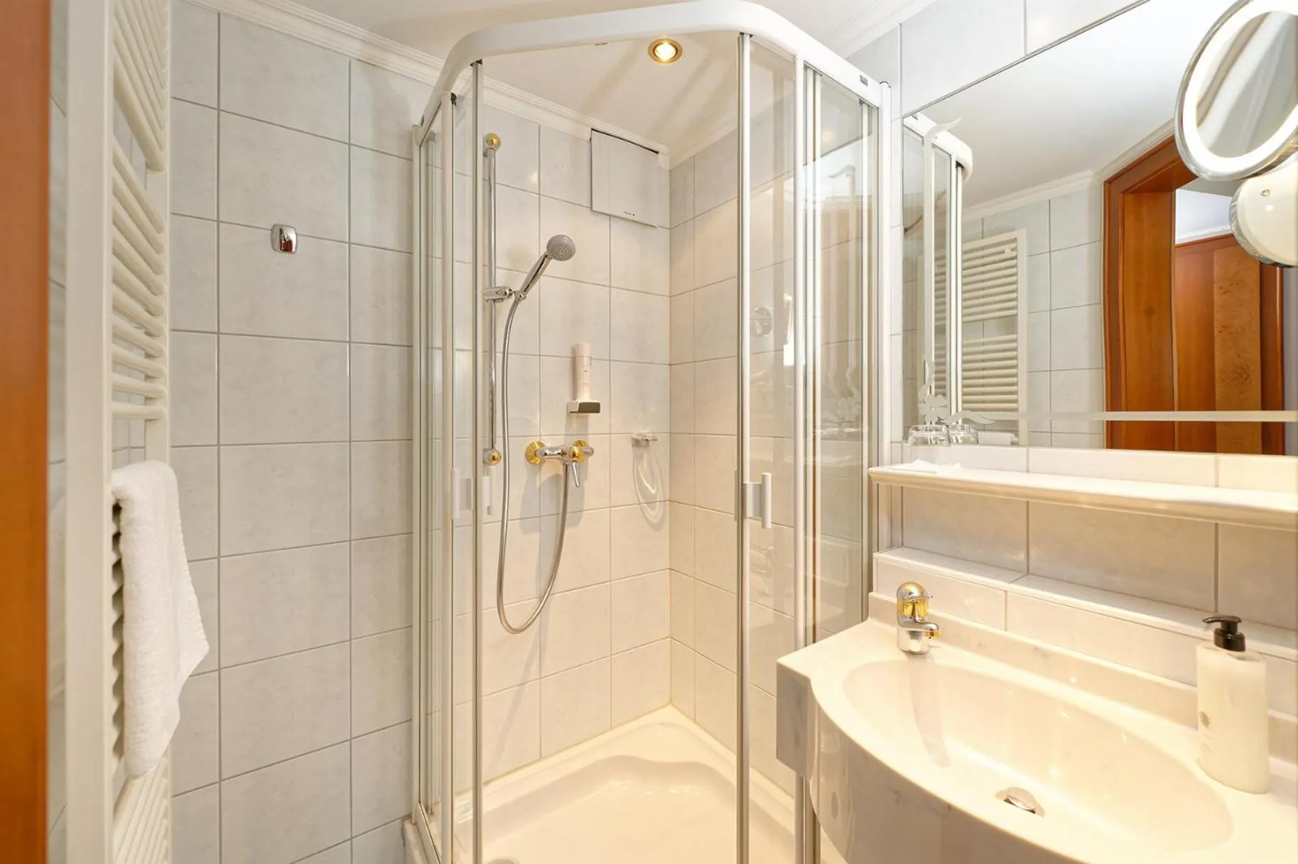 Bathroom in Hotel Edelweiss