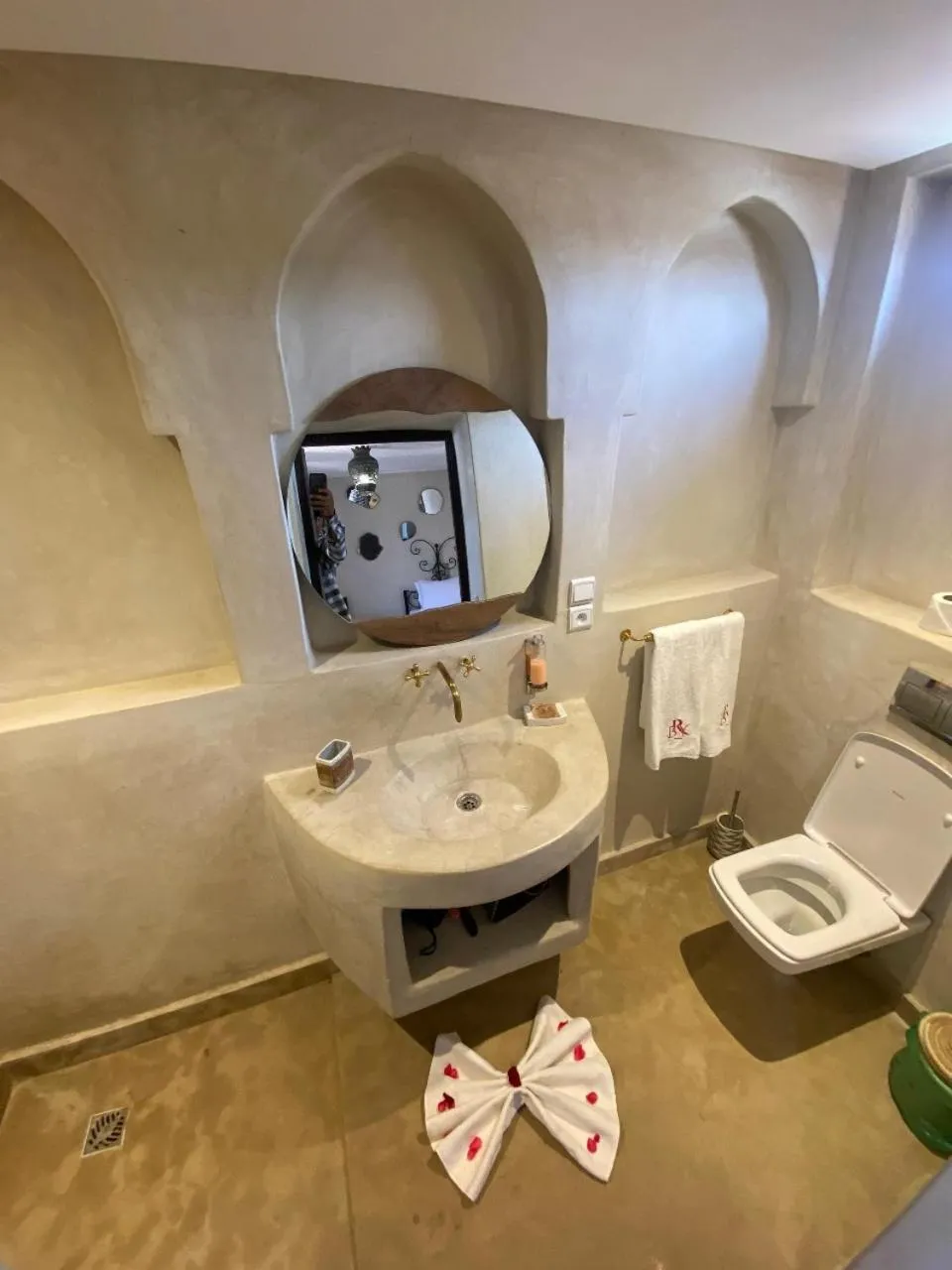 Toilet in Riad Bab Yacout & SPA