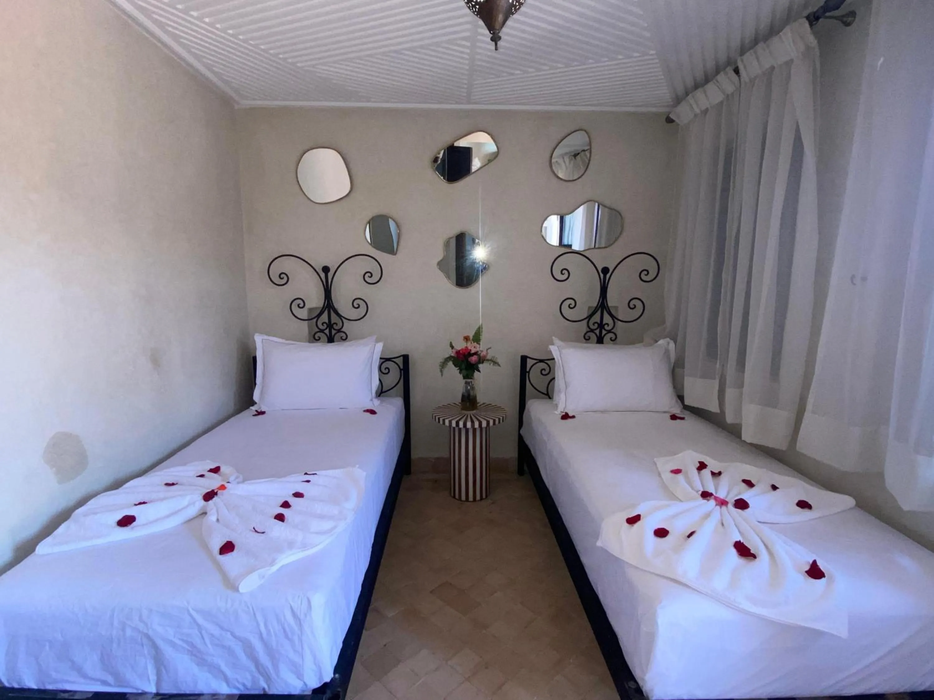 Bedroom, Bed in Riad Bab Yacout & SPA