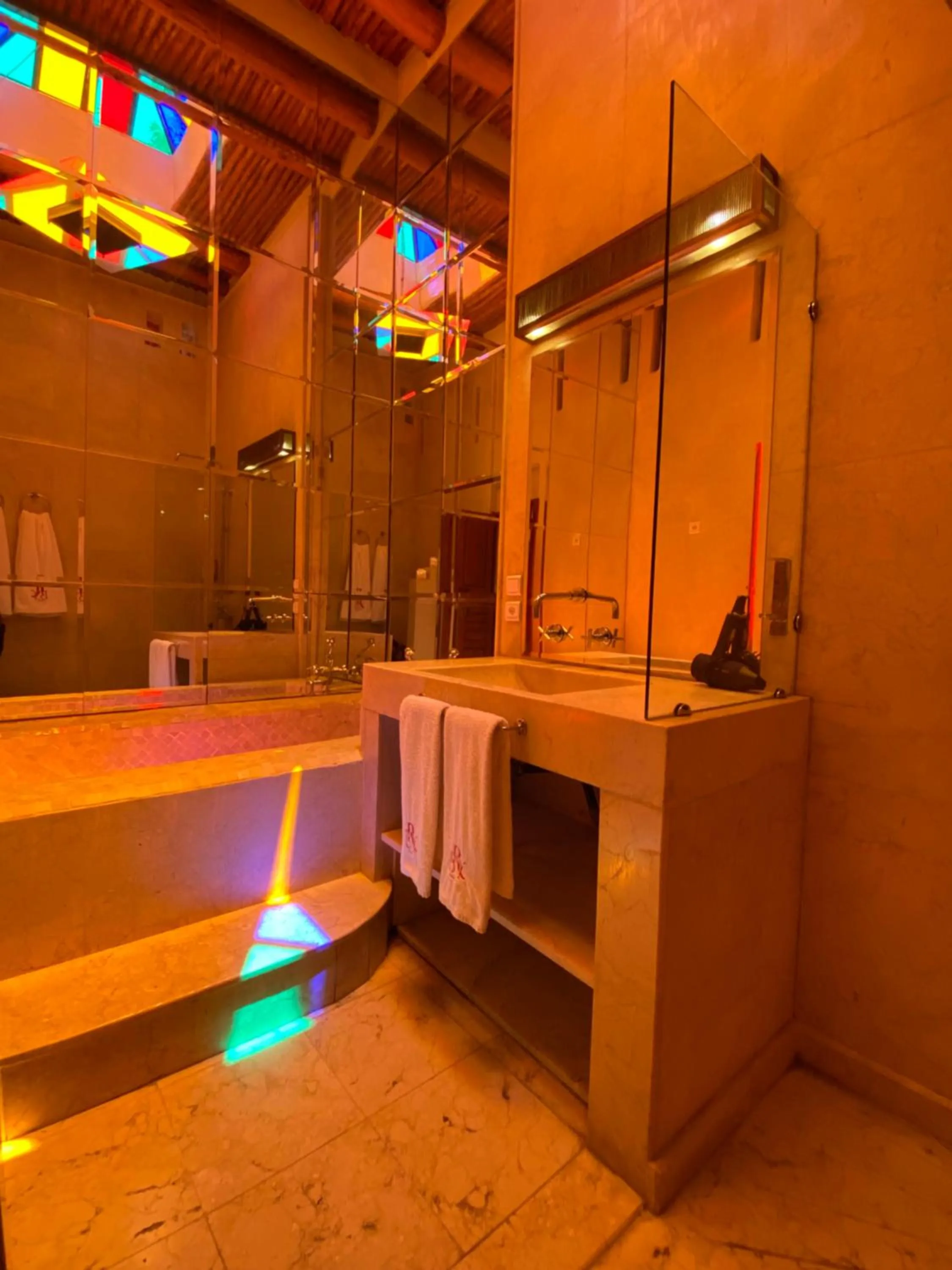 Bathroom in Riad Bab Yacout & SPA