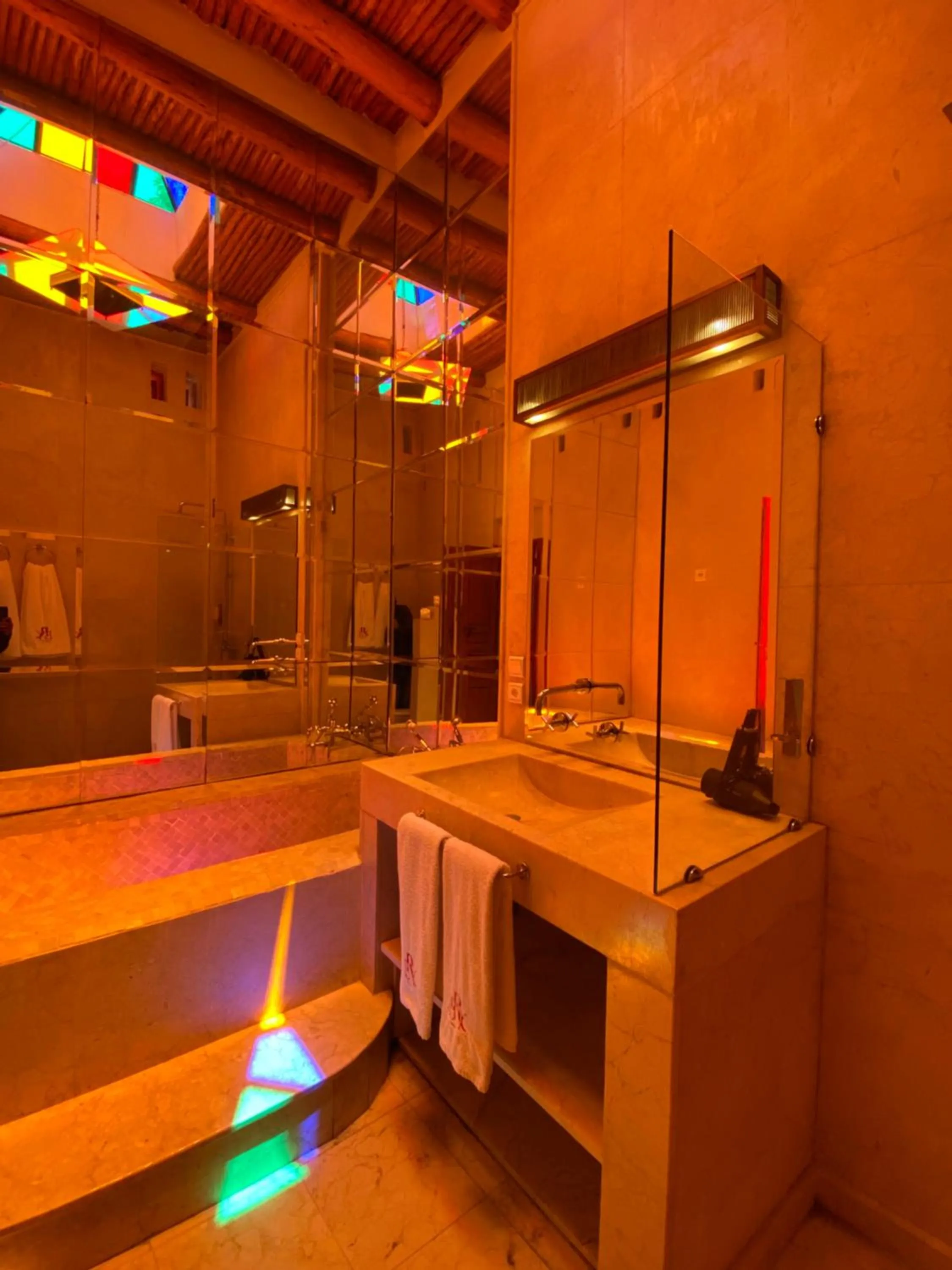 Bathroom in Riad Bab Yacout & SPA