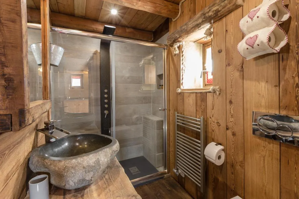 Shower in Brieis Relais Alpino